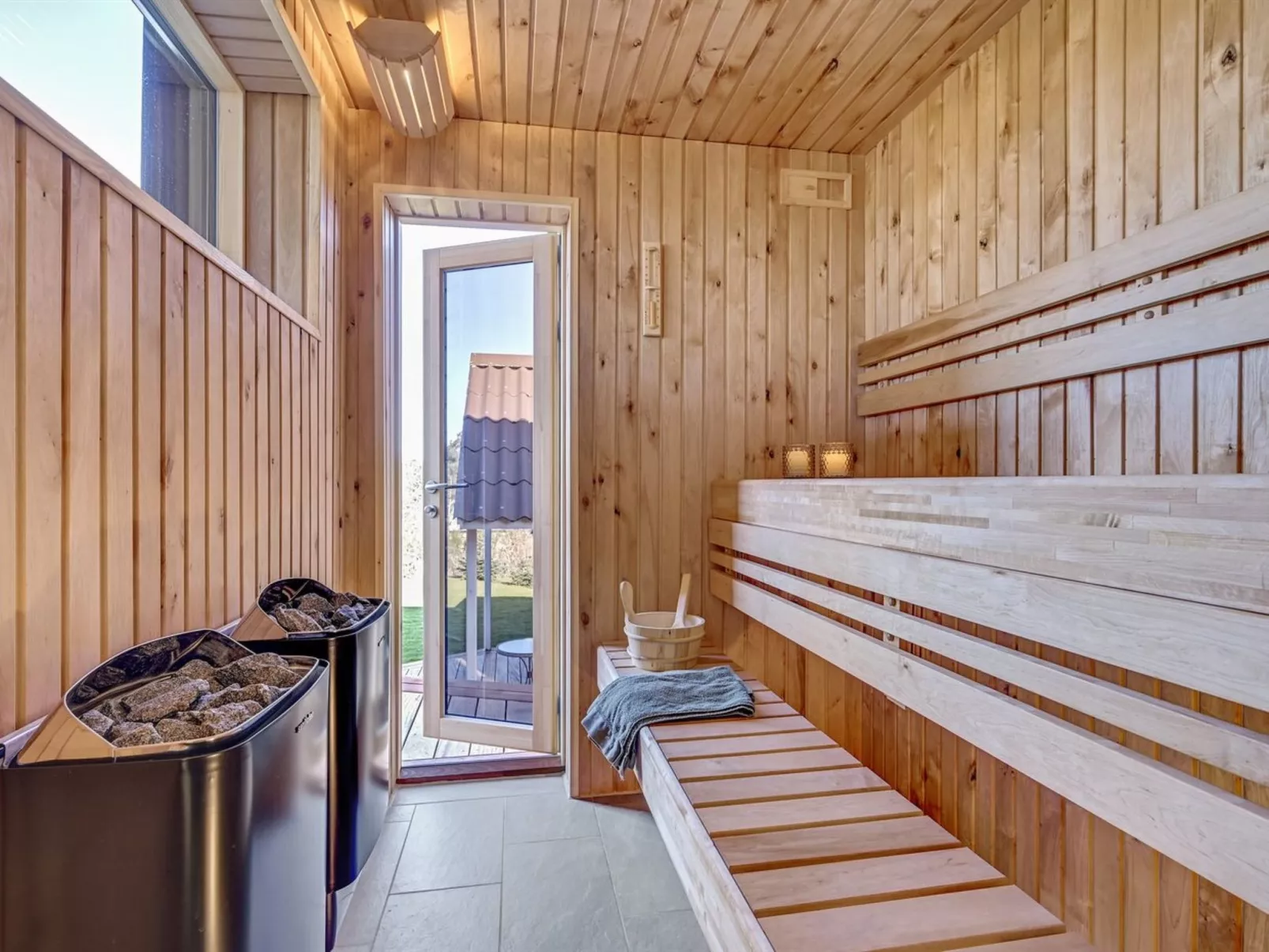 "Ylvi" - 250m from the sea-Binnen