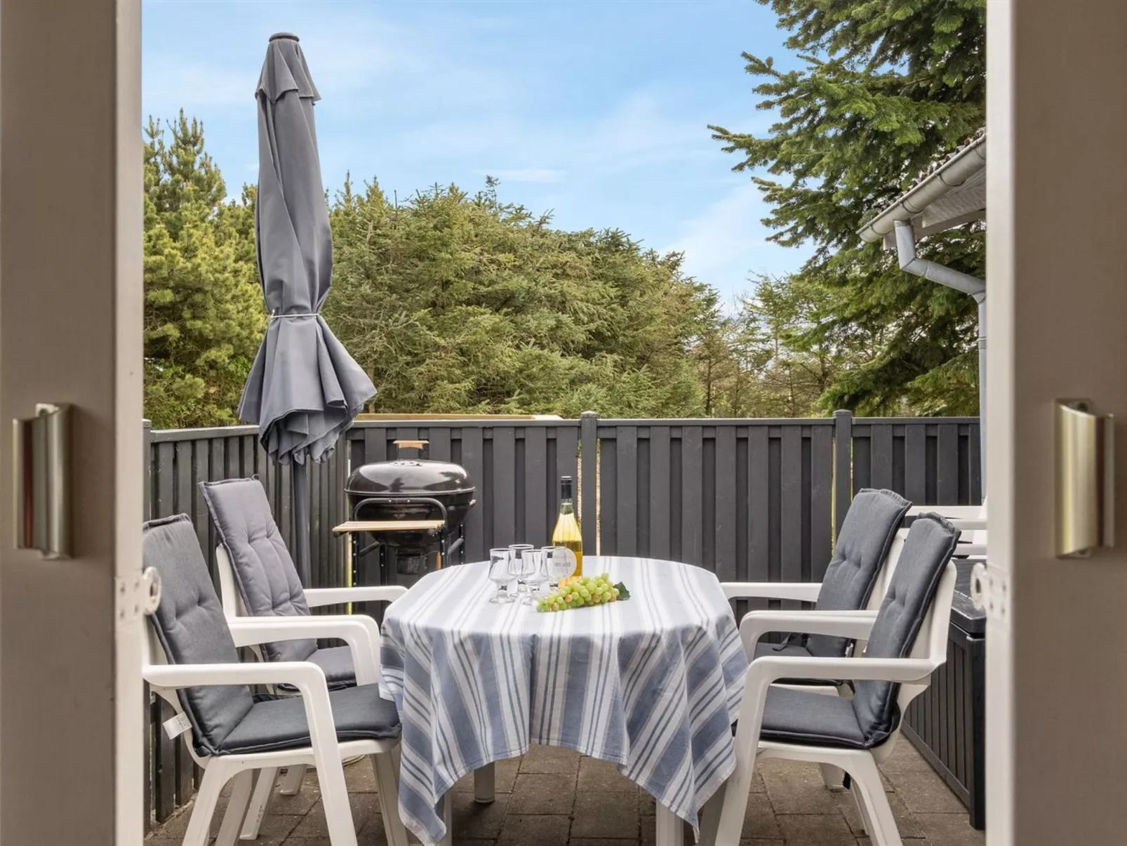 "Hope" - 350m to the fjord-Buiten