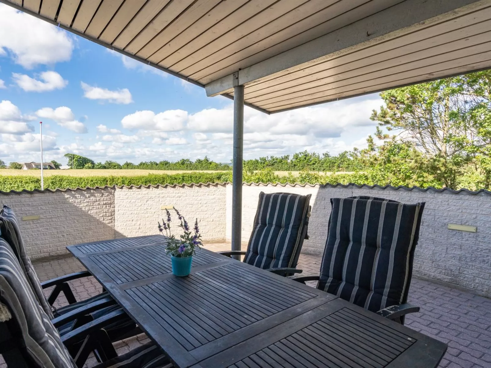 "Anselma" - 800m to the fjord-Buiten