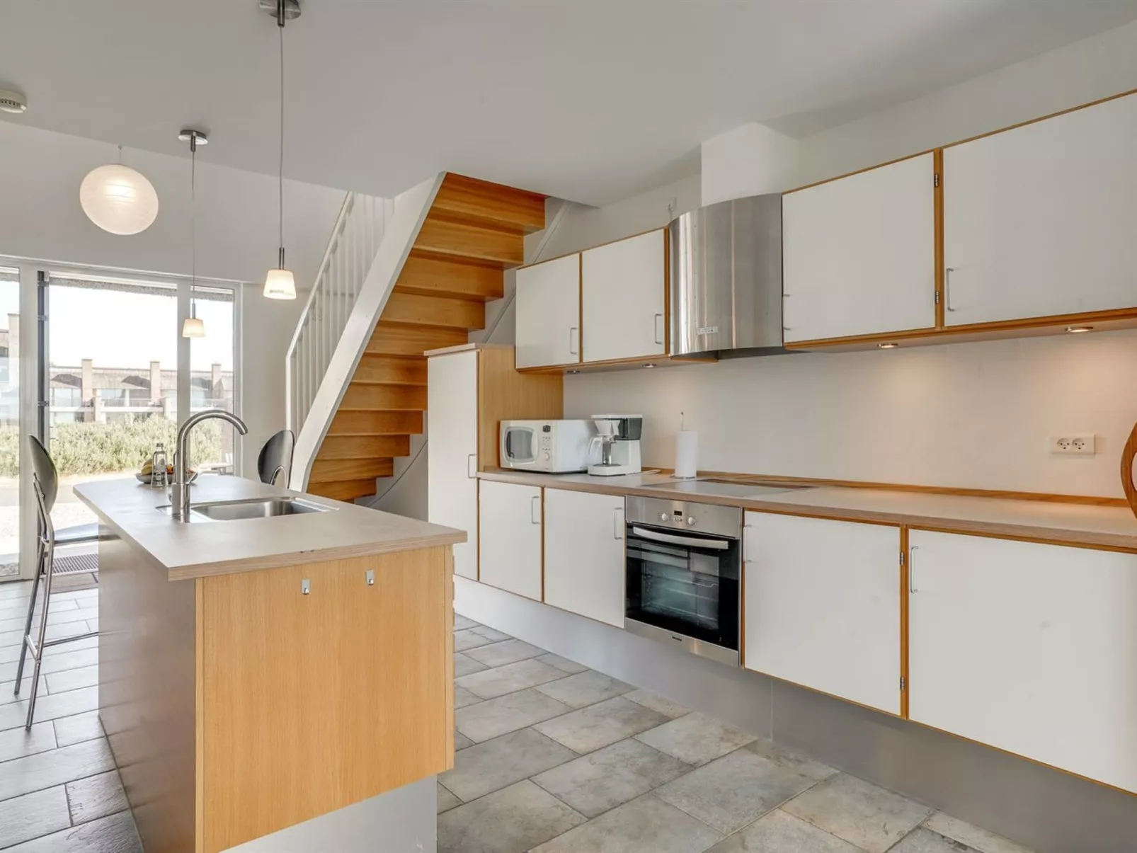 "Helgo" - 250m from the sea-Binnen