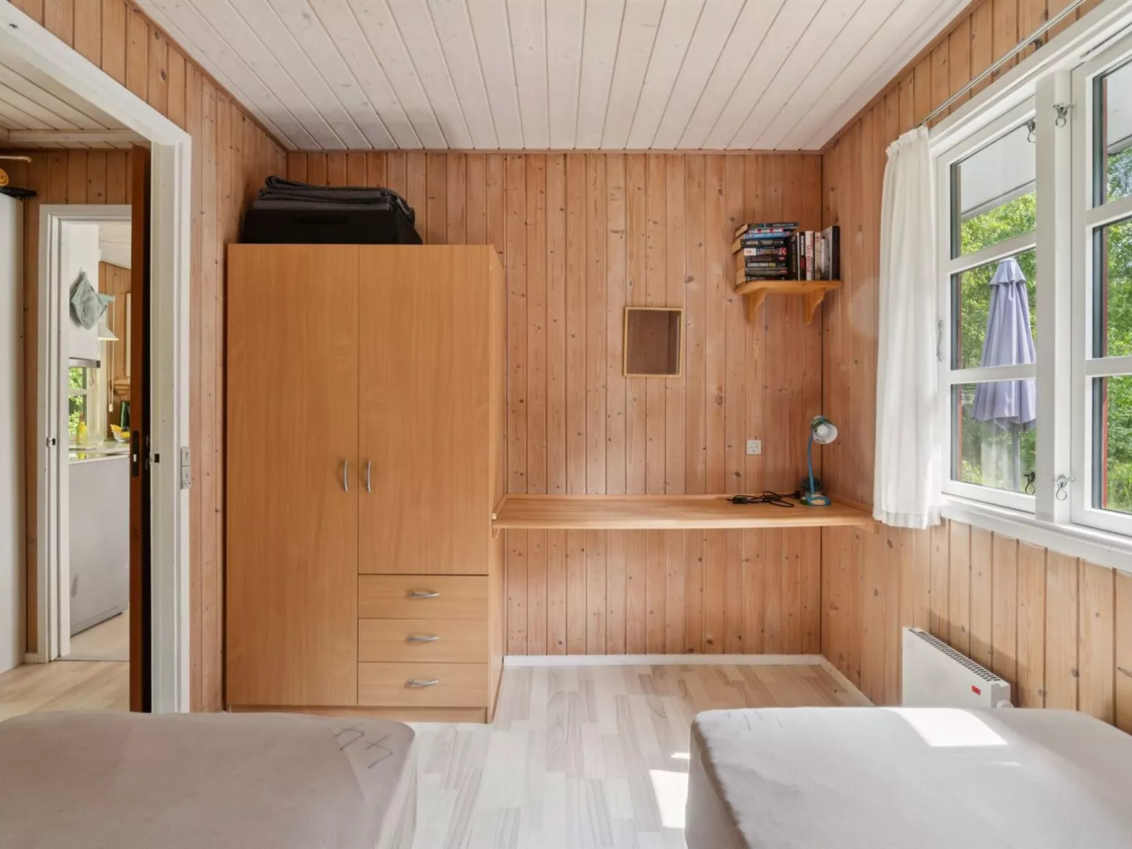 "Tom" - 125m from the sea-Binnen