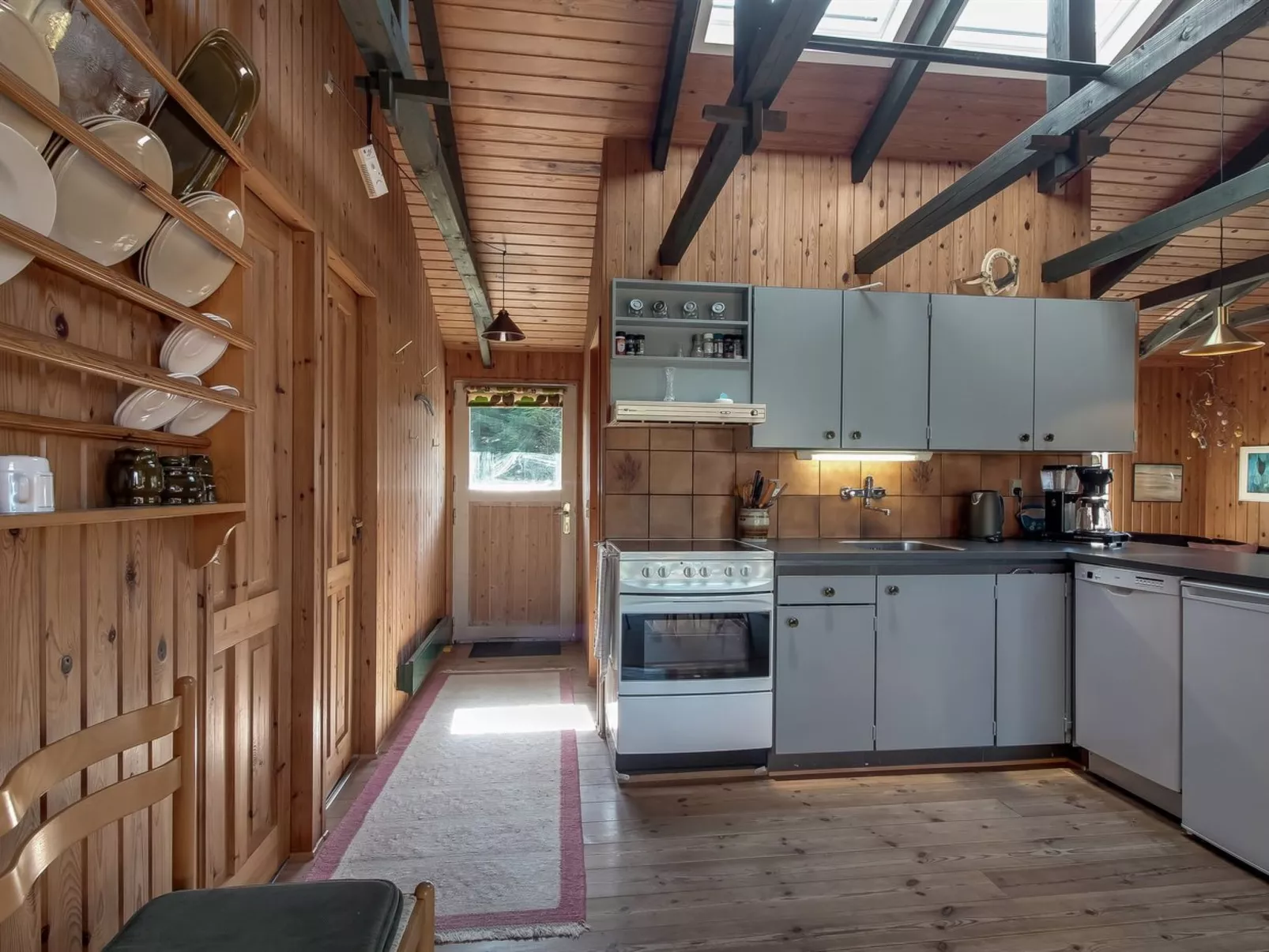 "Conradine" - 500m from the sea-Binnen