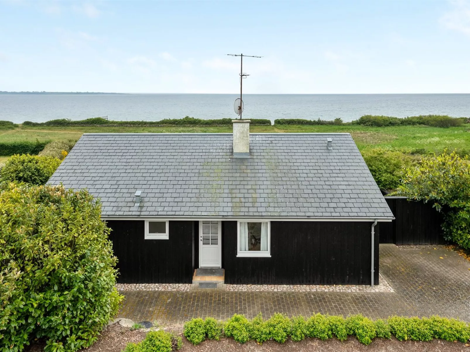 "Annalia" - 50m from the sea