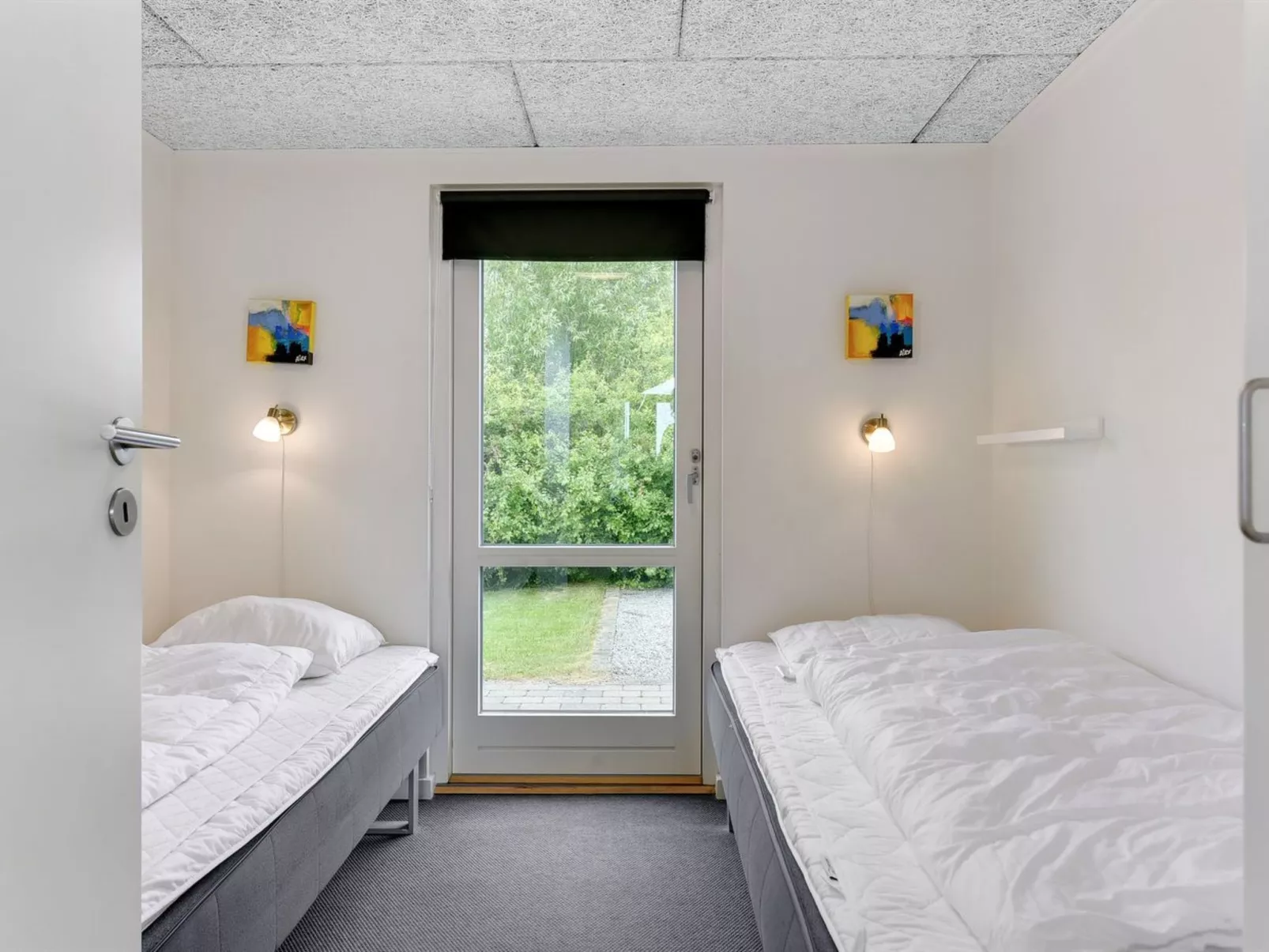 "Finja" - 500m from the sea-Binnen