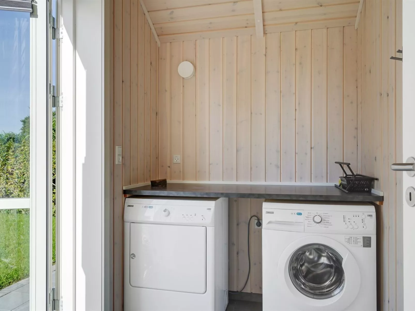 "Hellena" - 90m from the sea-Binnen