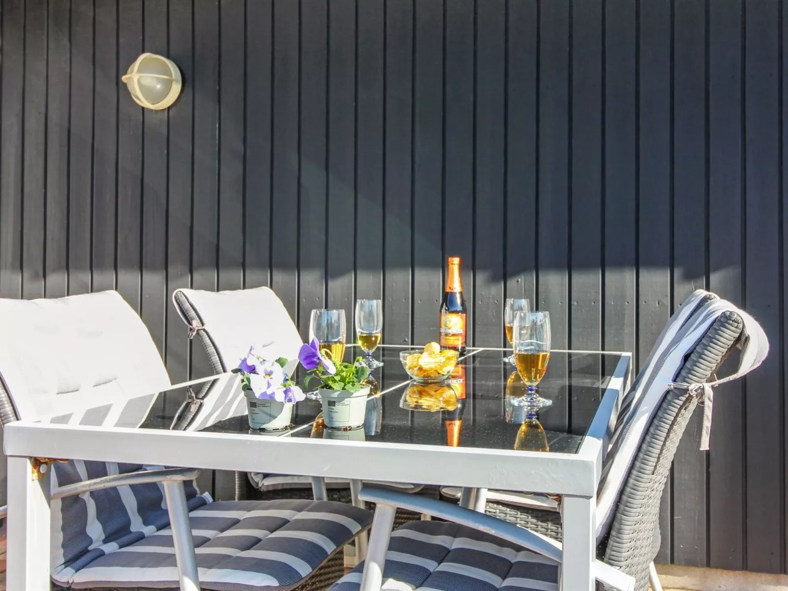 "Tilda" - 275m from the sea-Buiten