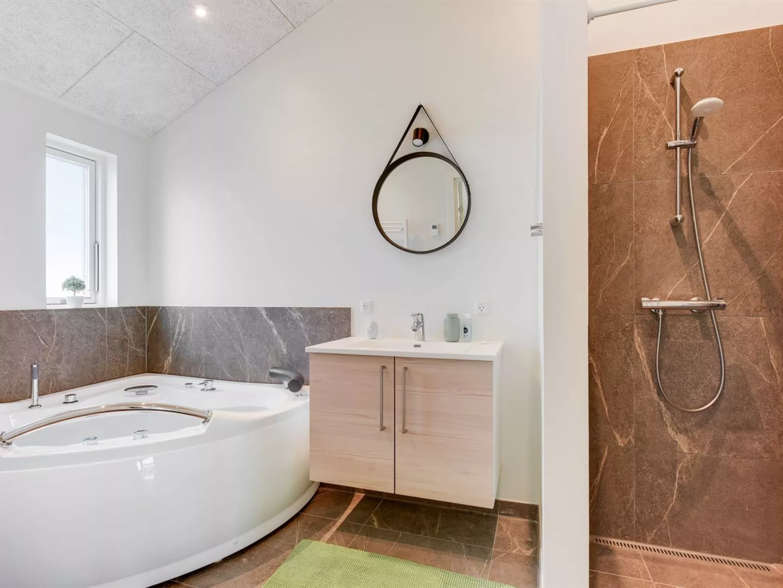 "Rathulf" - 500m from the sea-Binnen