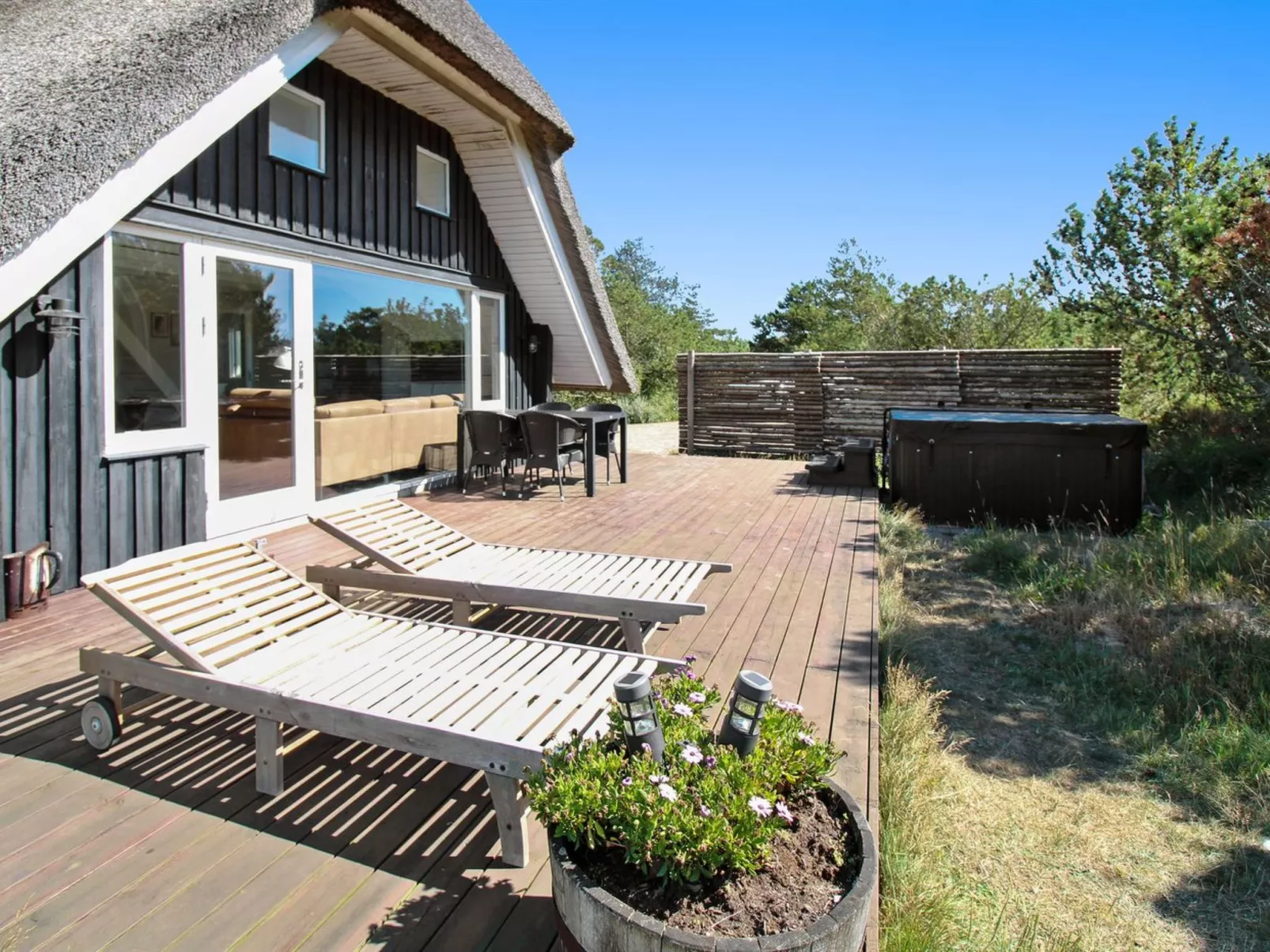 "Edvi" - 1.6km from the sea-Buiten