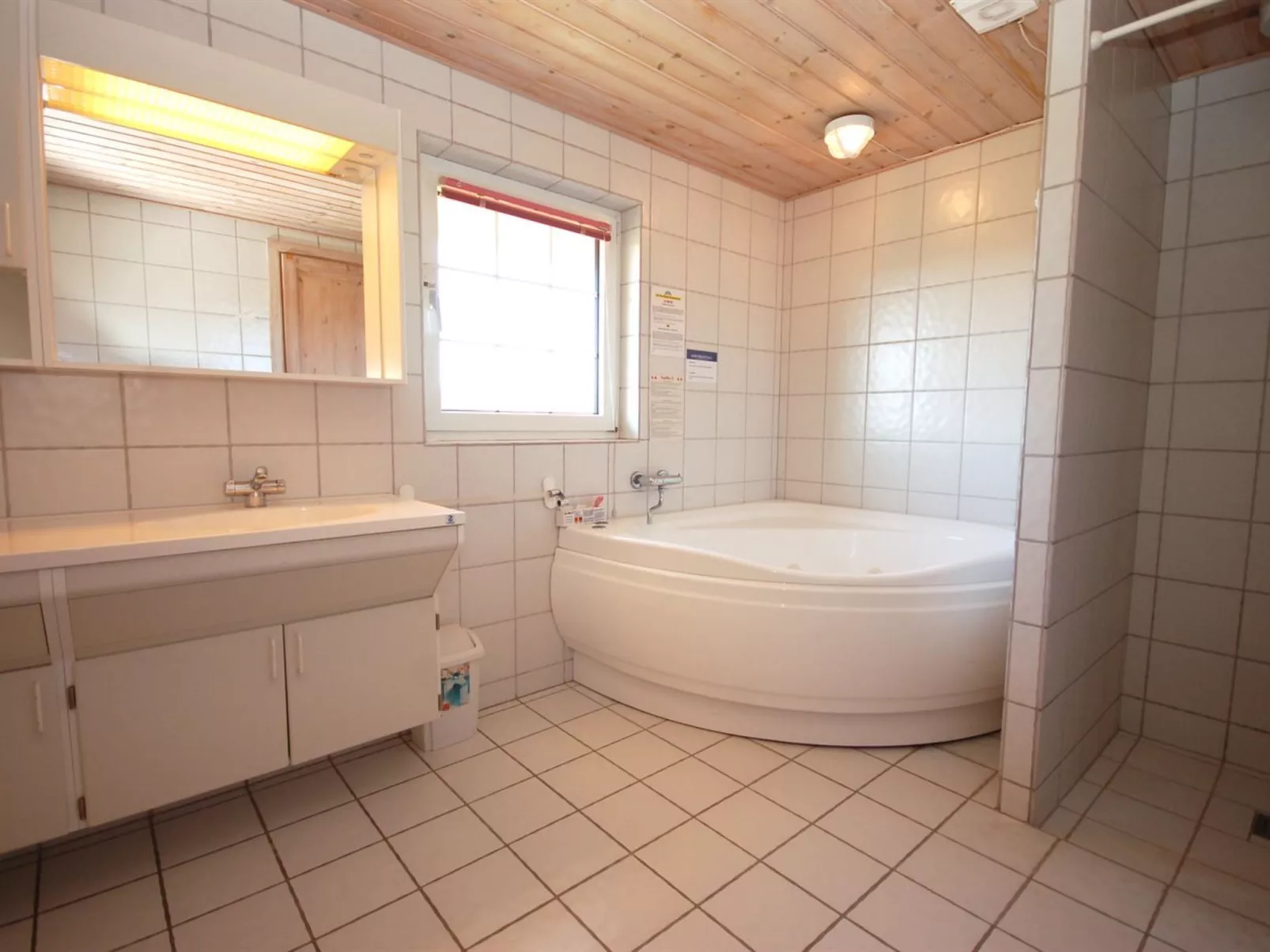 "Riborg" -  from the sea-Binnen