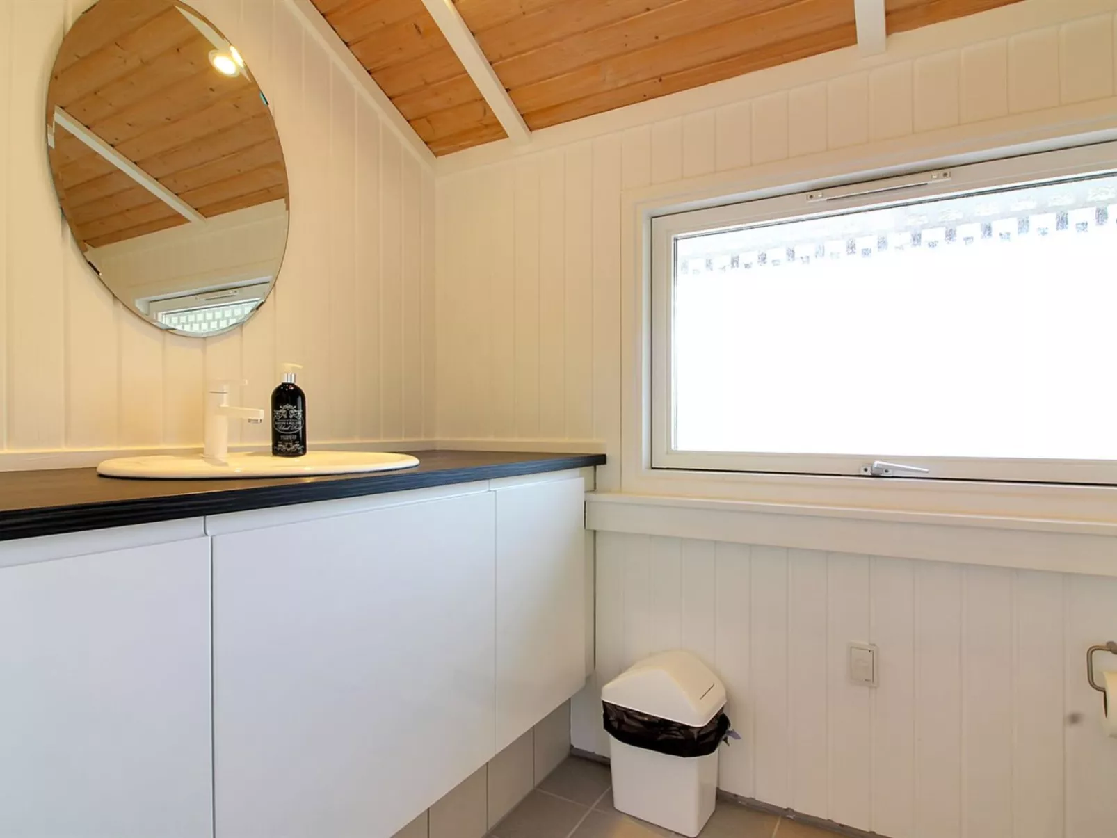 "Uolevi" - 200m from the sea-Binnen