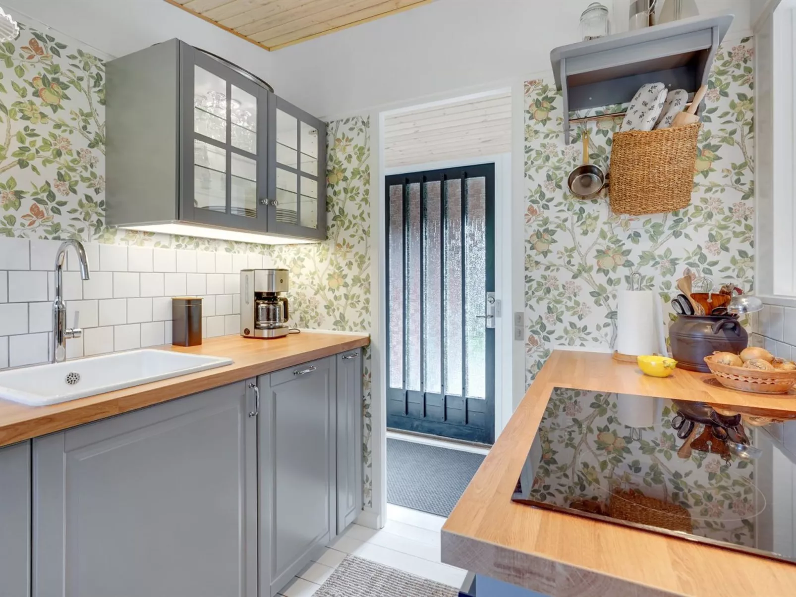 "Enia" - 870m from the sea-Binnen