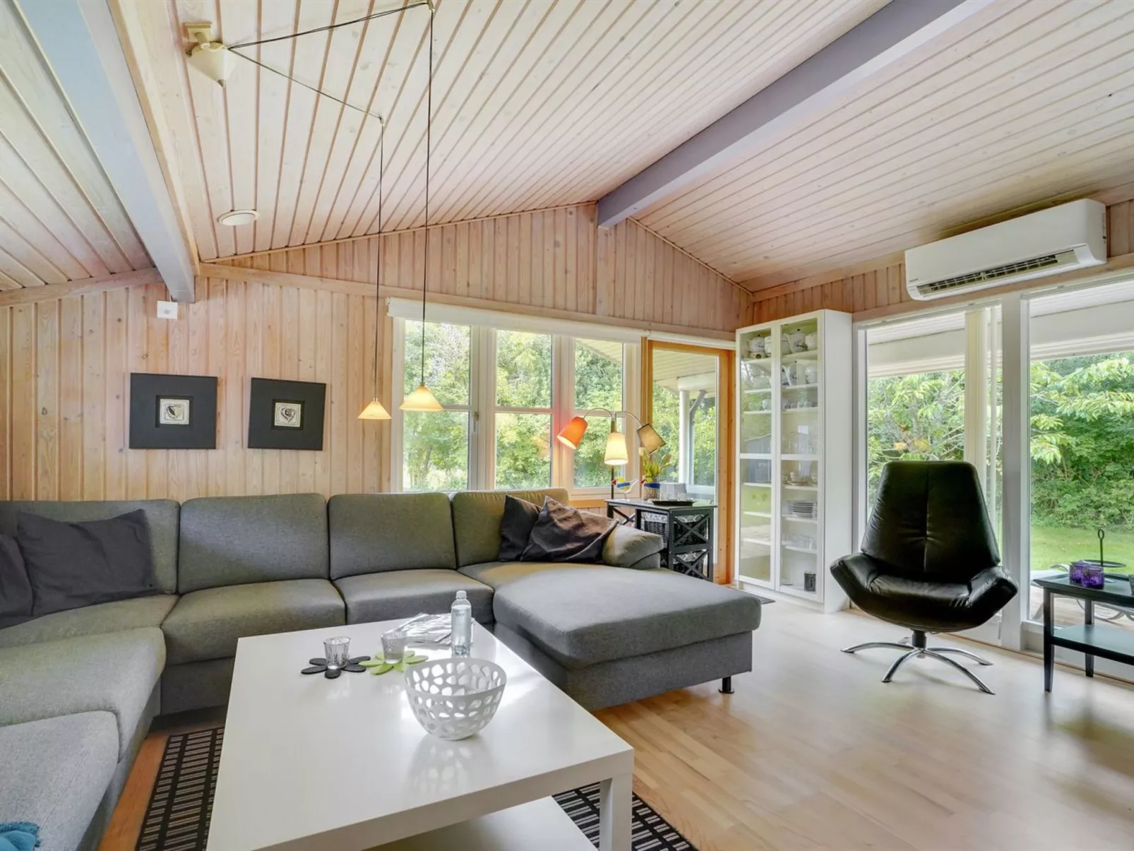 "Dali" - 400m to the fjord-Binnen