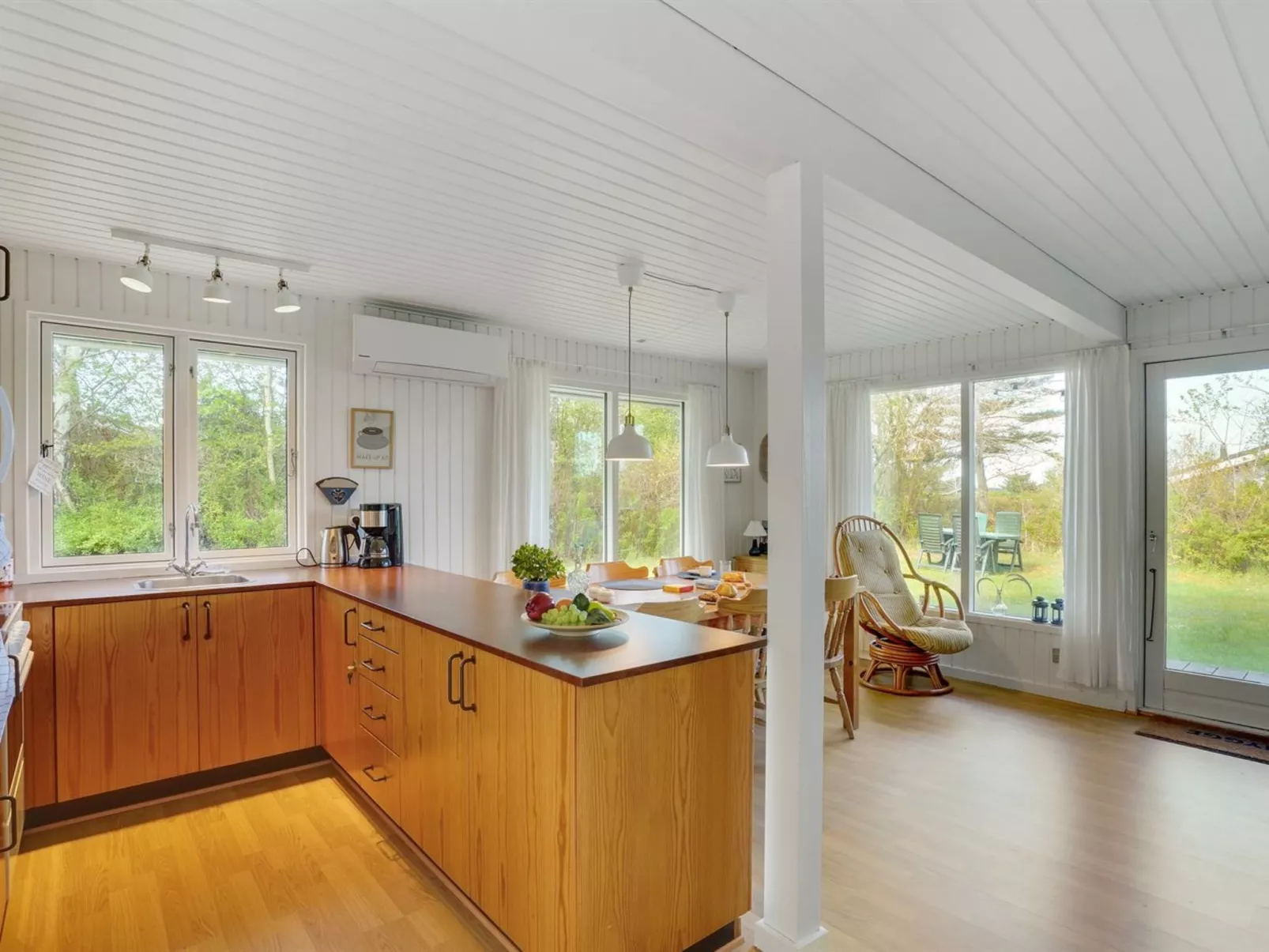 "Thina" - 750m to the fjord-Binnen