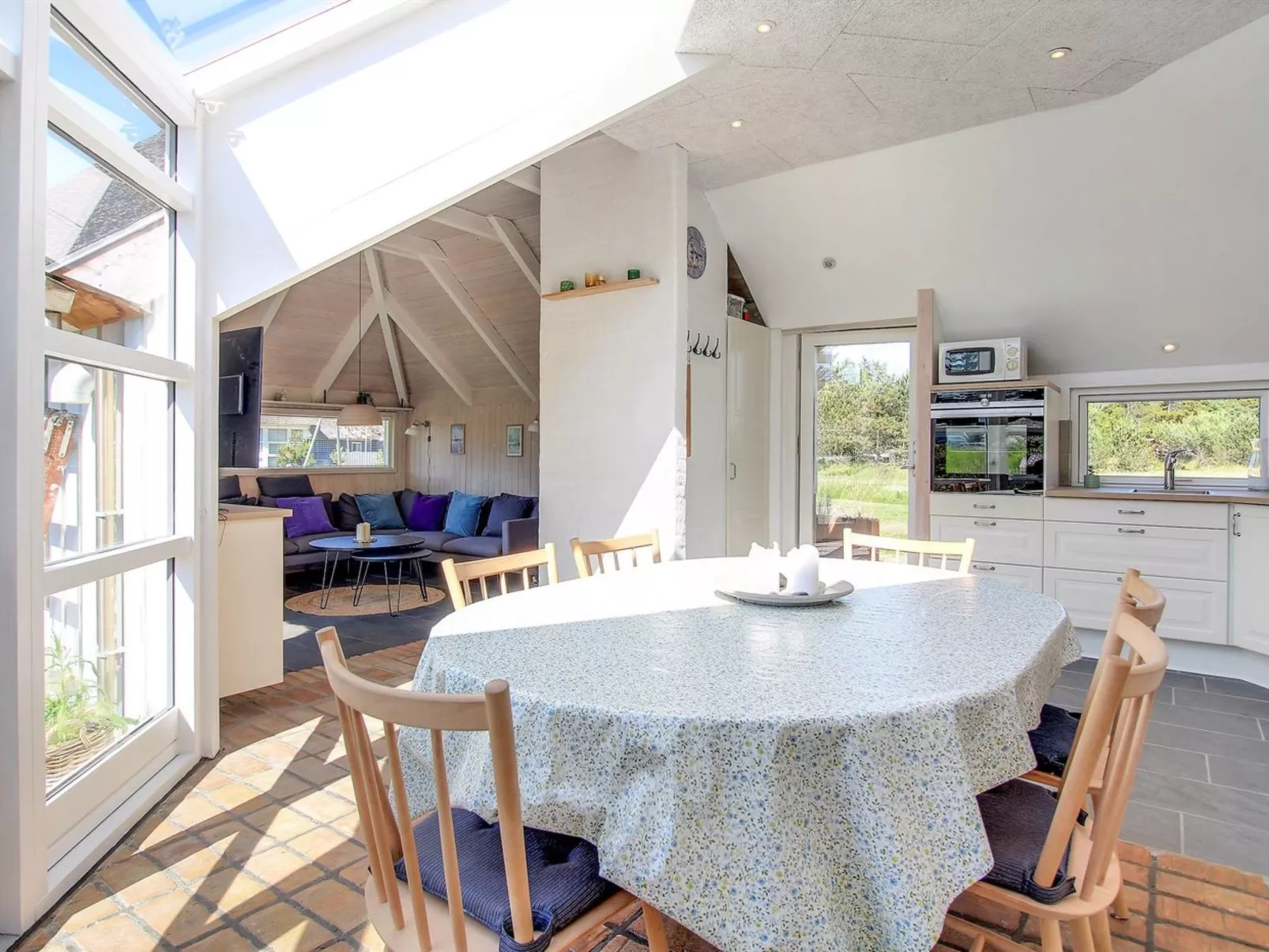 "Annalise" - 1km from the sea-Binnen