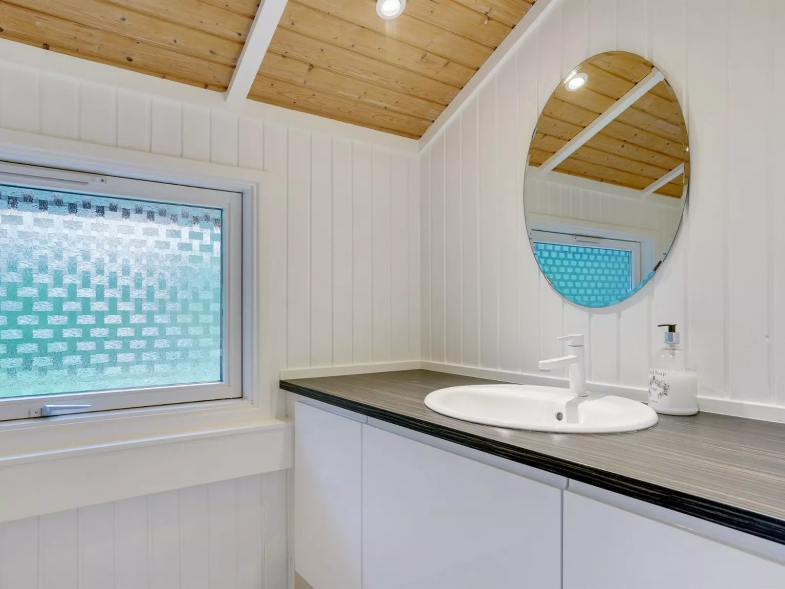 "Frimanda" - 200m from the sea-Binnen