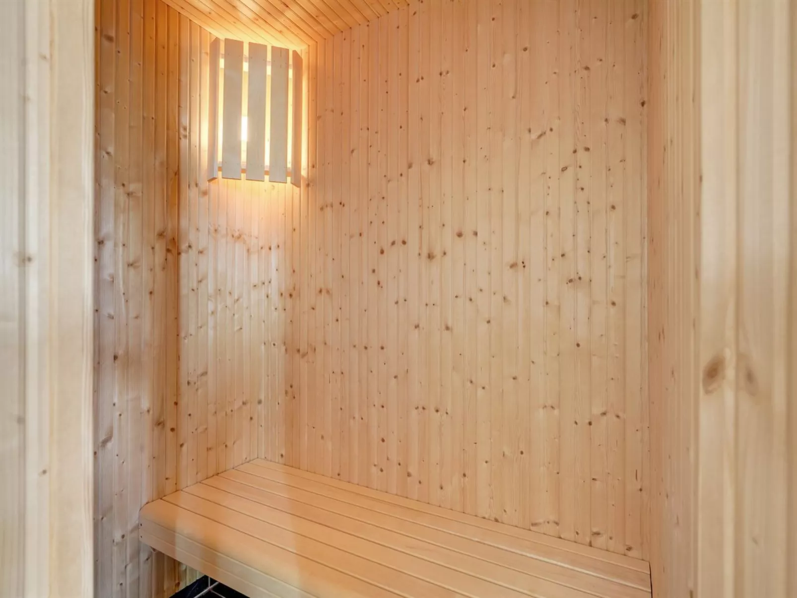 "Fengur" - 330m from the sea-Binnen