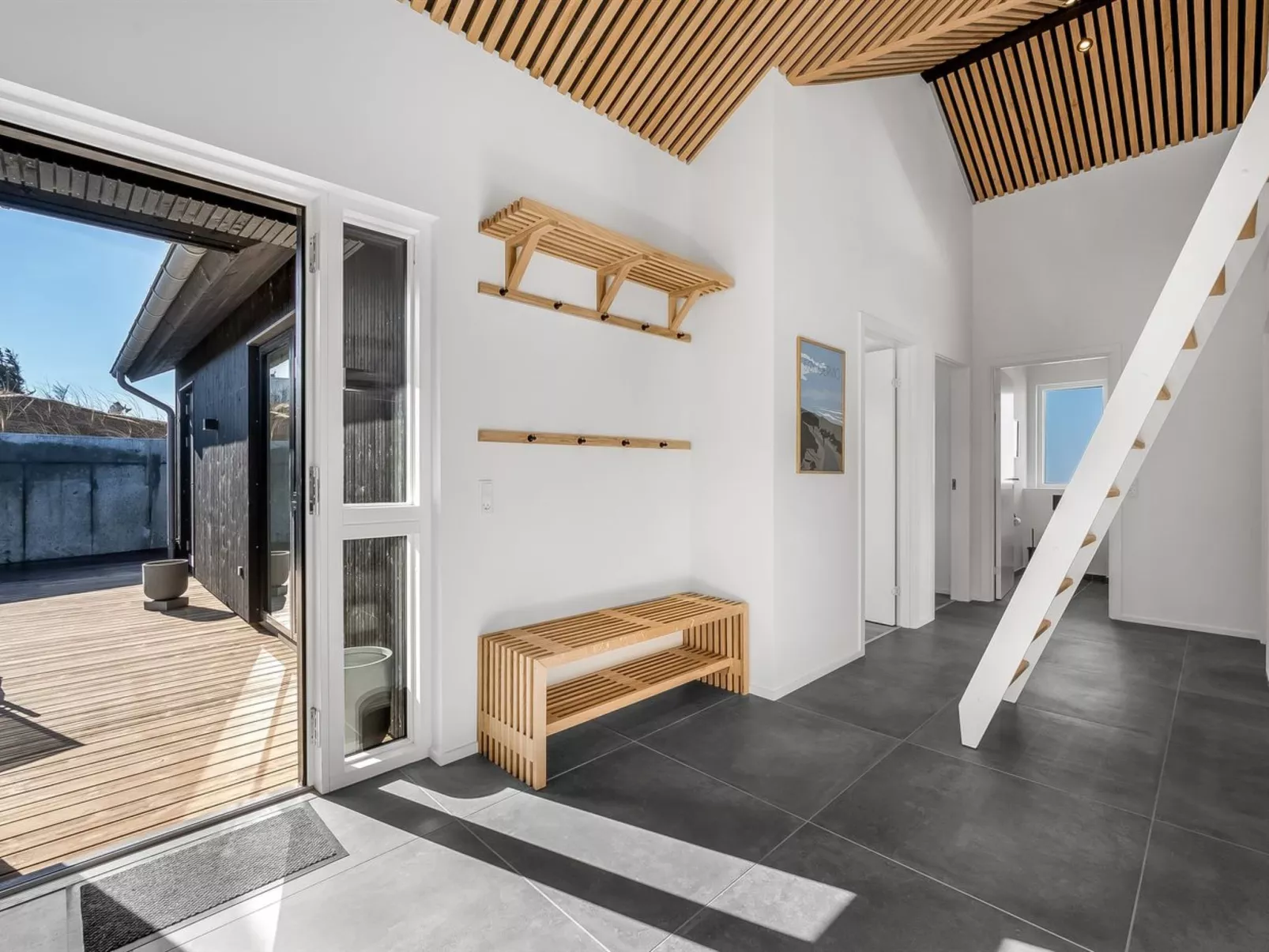 "Maximiliane" -  from the sea-Binnen