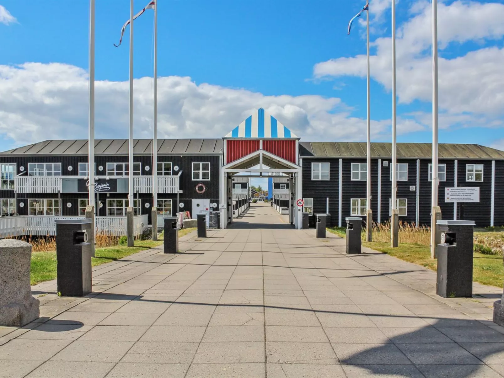 "Milo" - 5m from the sea-Binnen