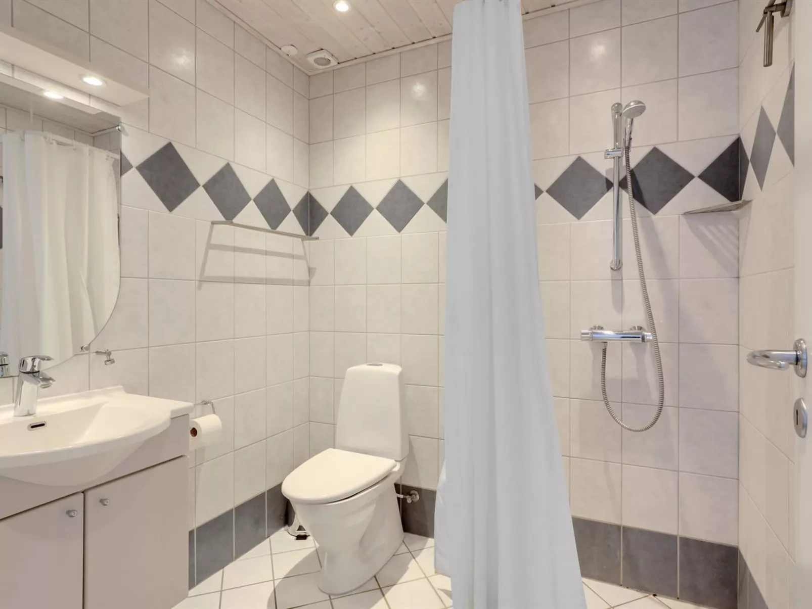 "Armela" - 10m from the sea-Binnen