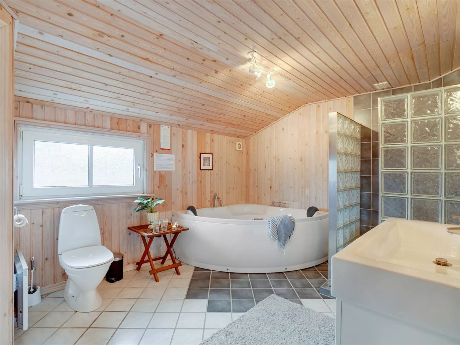 "Melanie" - 950m from the sea-Binnen