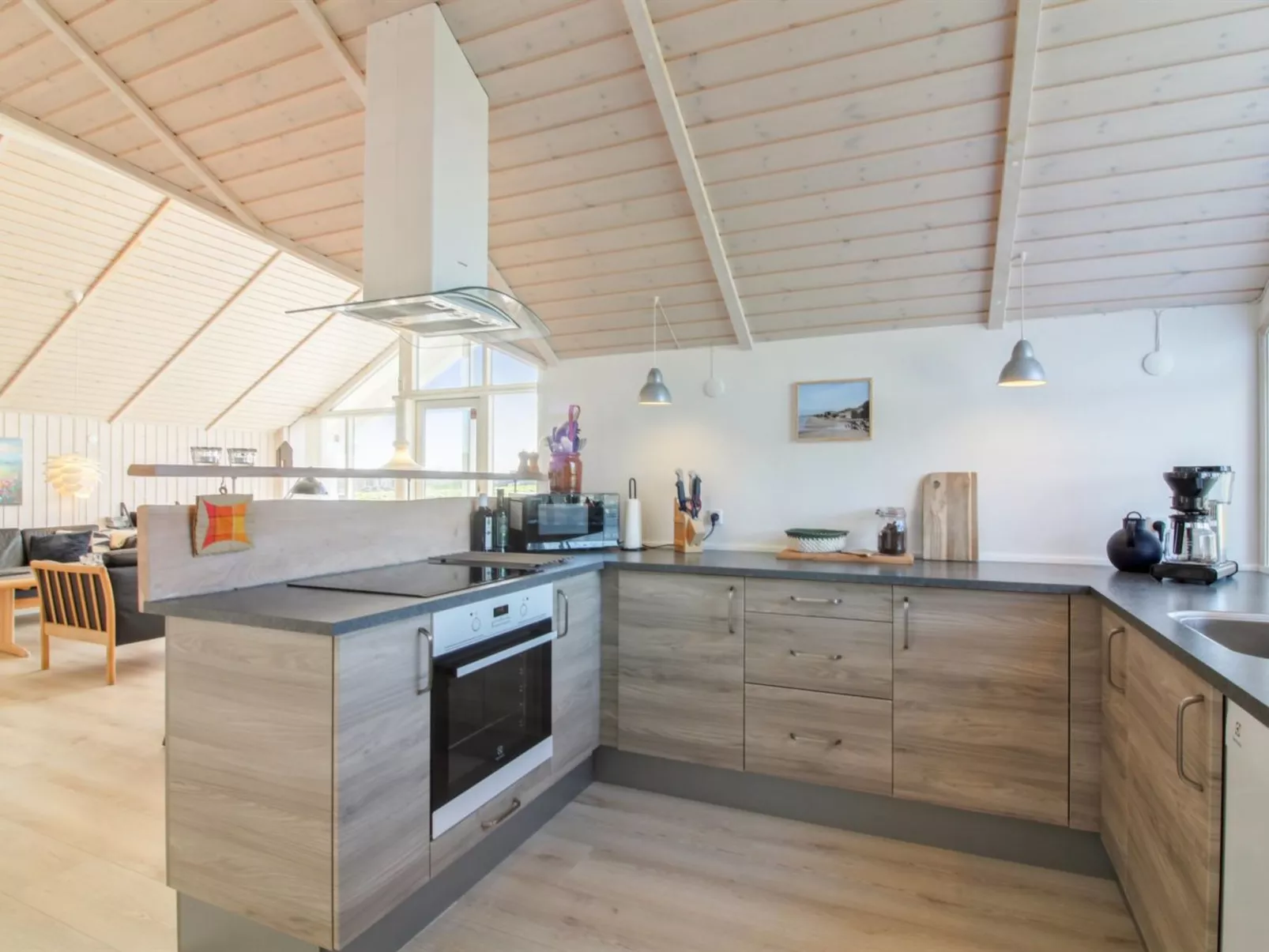 "Mirkka" - 1.5km from the sea-Binnen