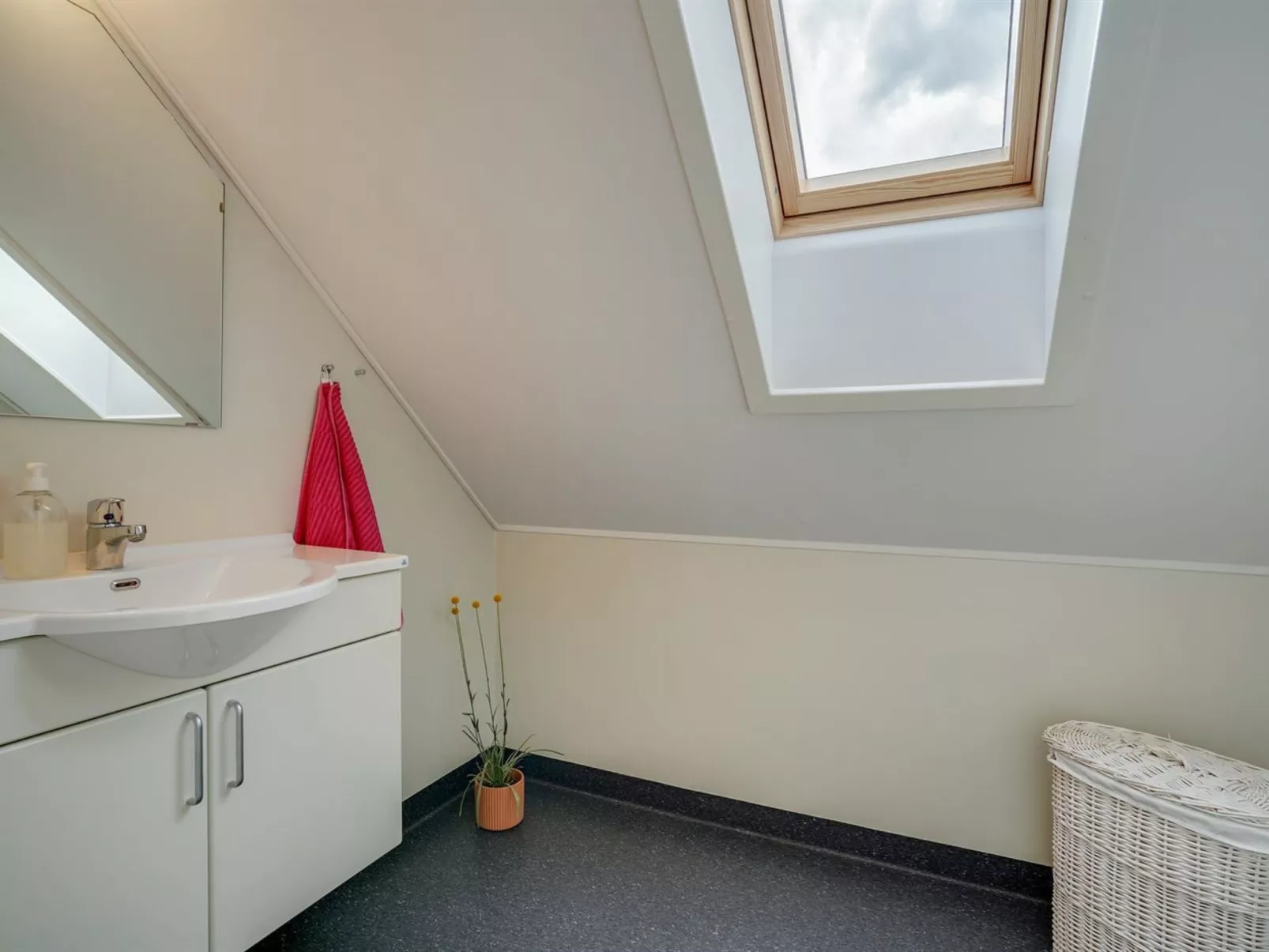 "Eike" - 250m from the sea-Binnen