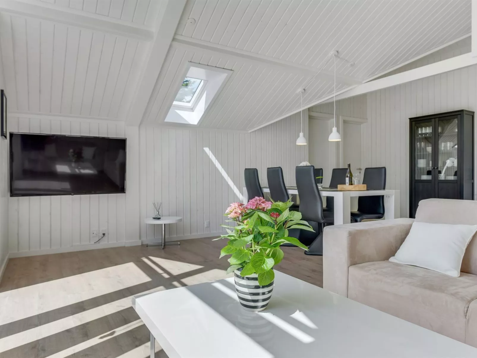 "Aleide" - 29km from the sea-Binnen