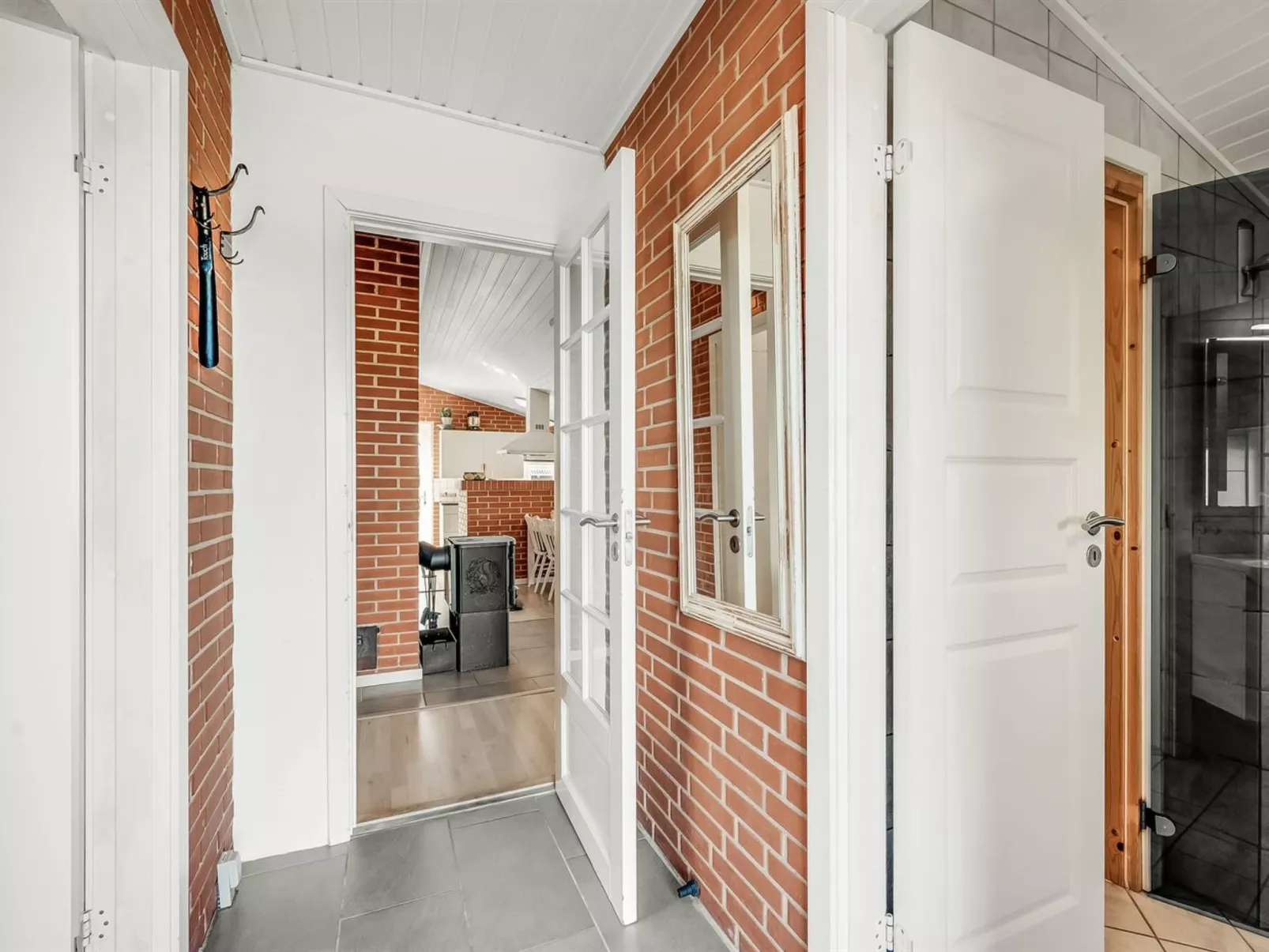 "Fia" -  from the sea-Binnen