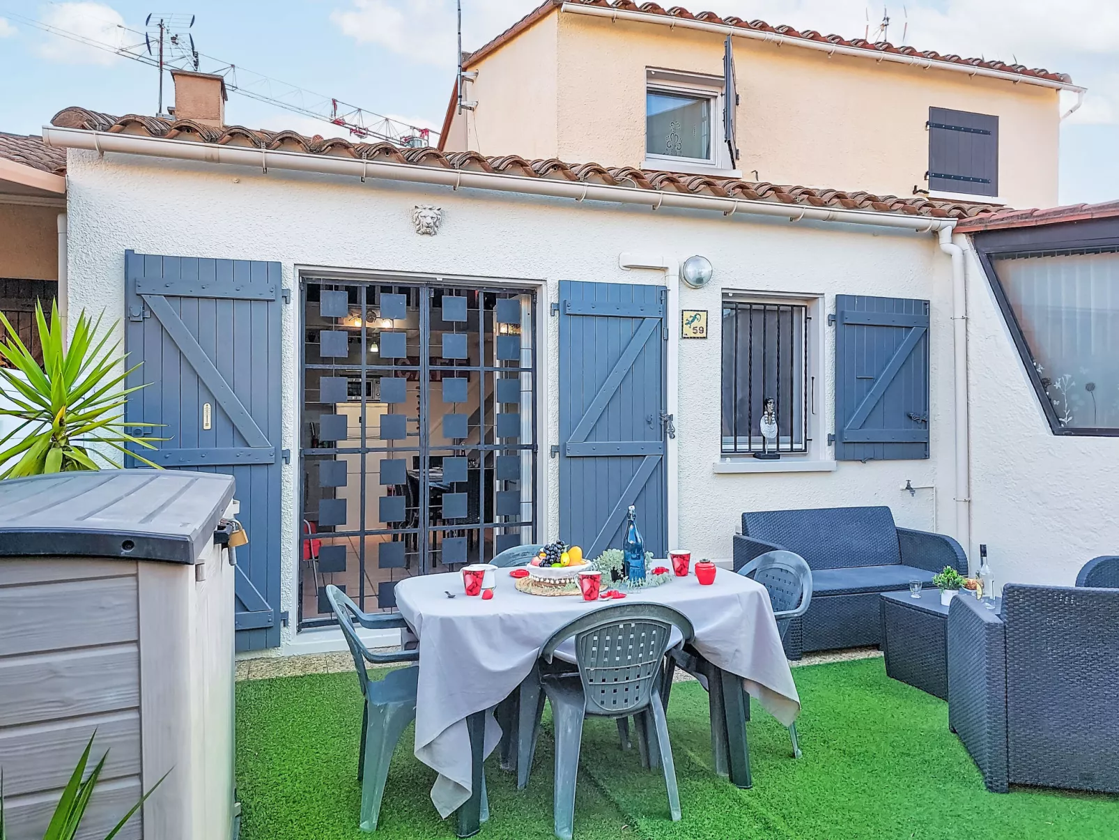 Les Amandines-Buiten