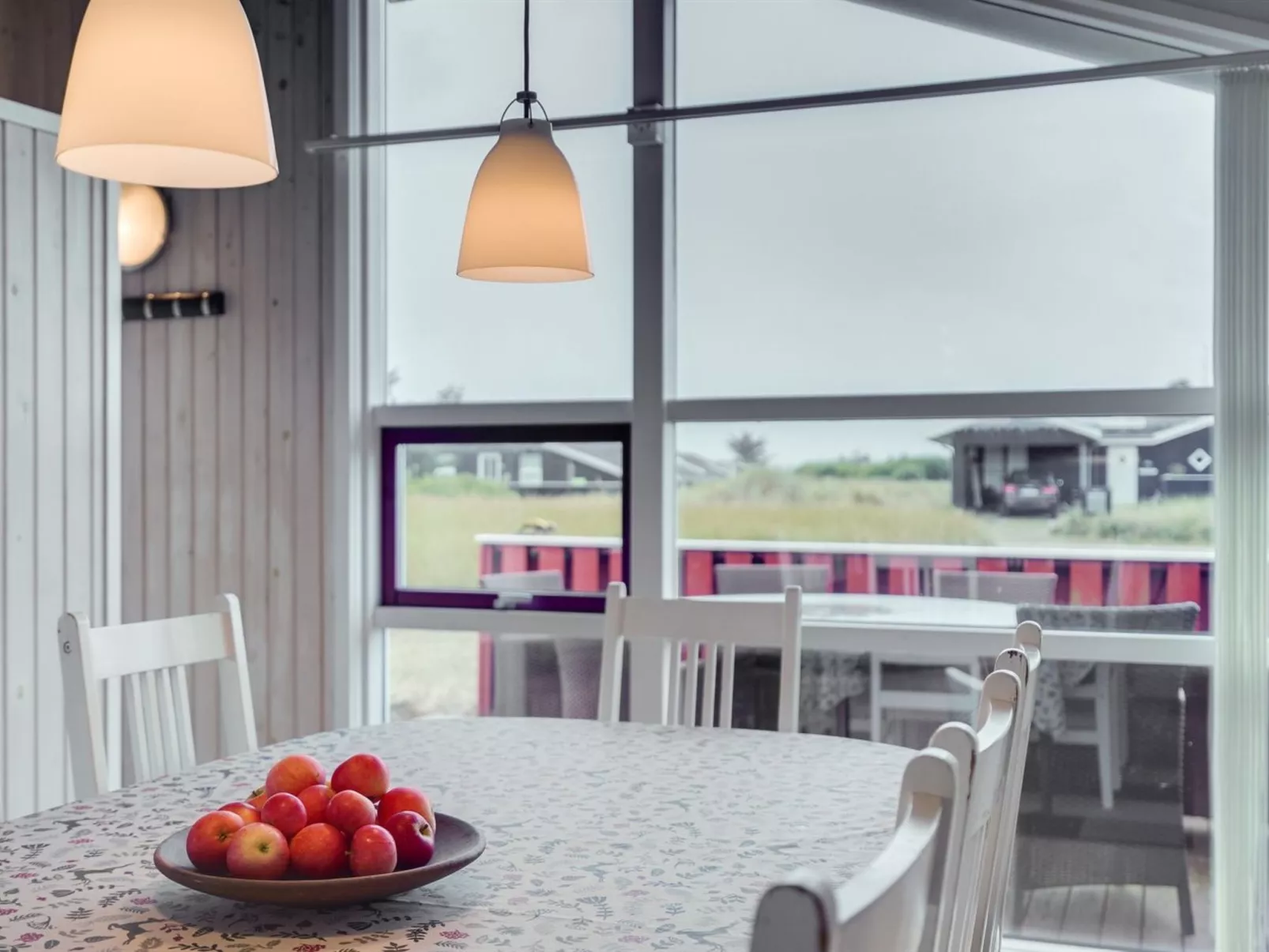 "Bertie" - 700m from the sea-Binnen