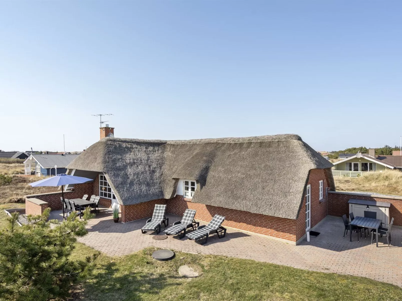 "Lavina" - 950m from the sea-Buiten