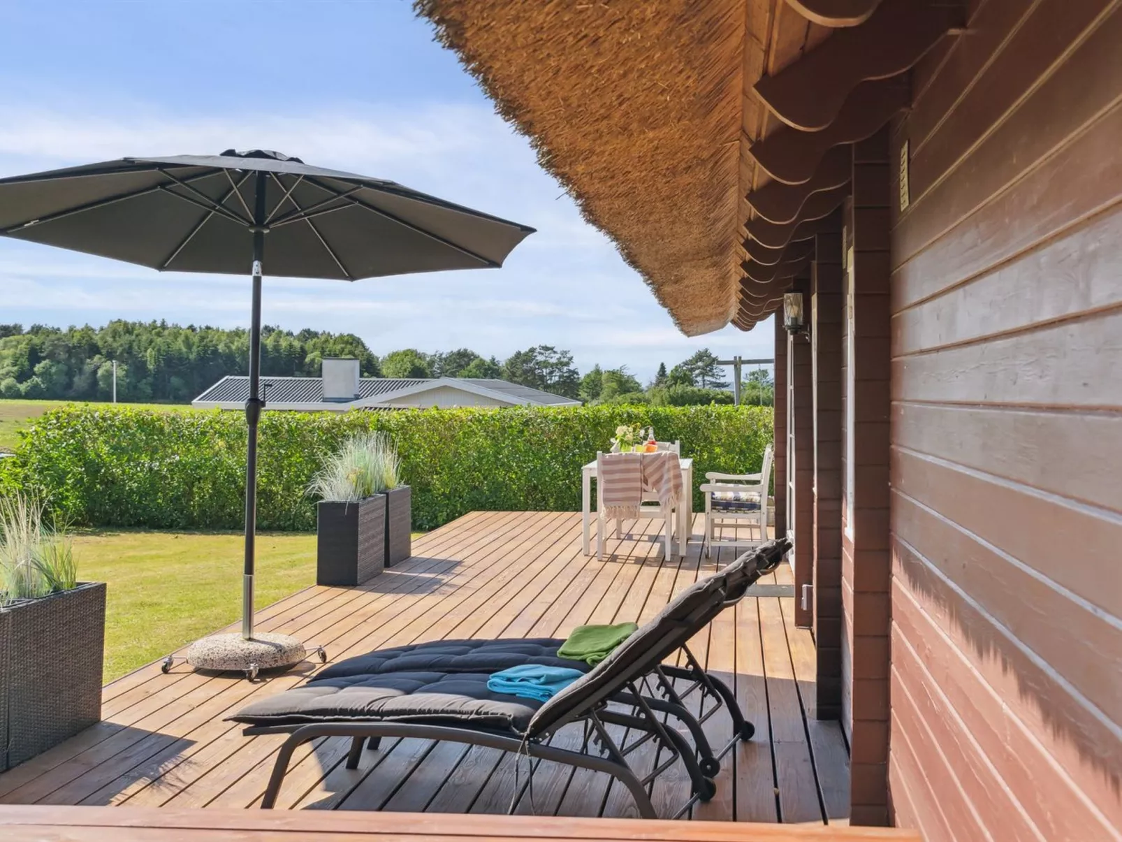 "Ginnie" - 300m from the sea-Buiten