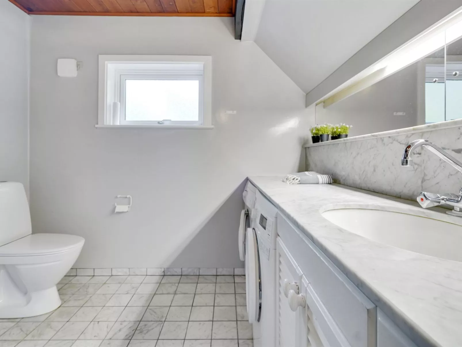 "Vemund" - 750m from the sea-Binnen