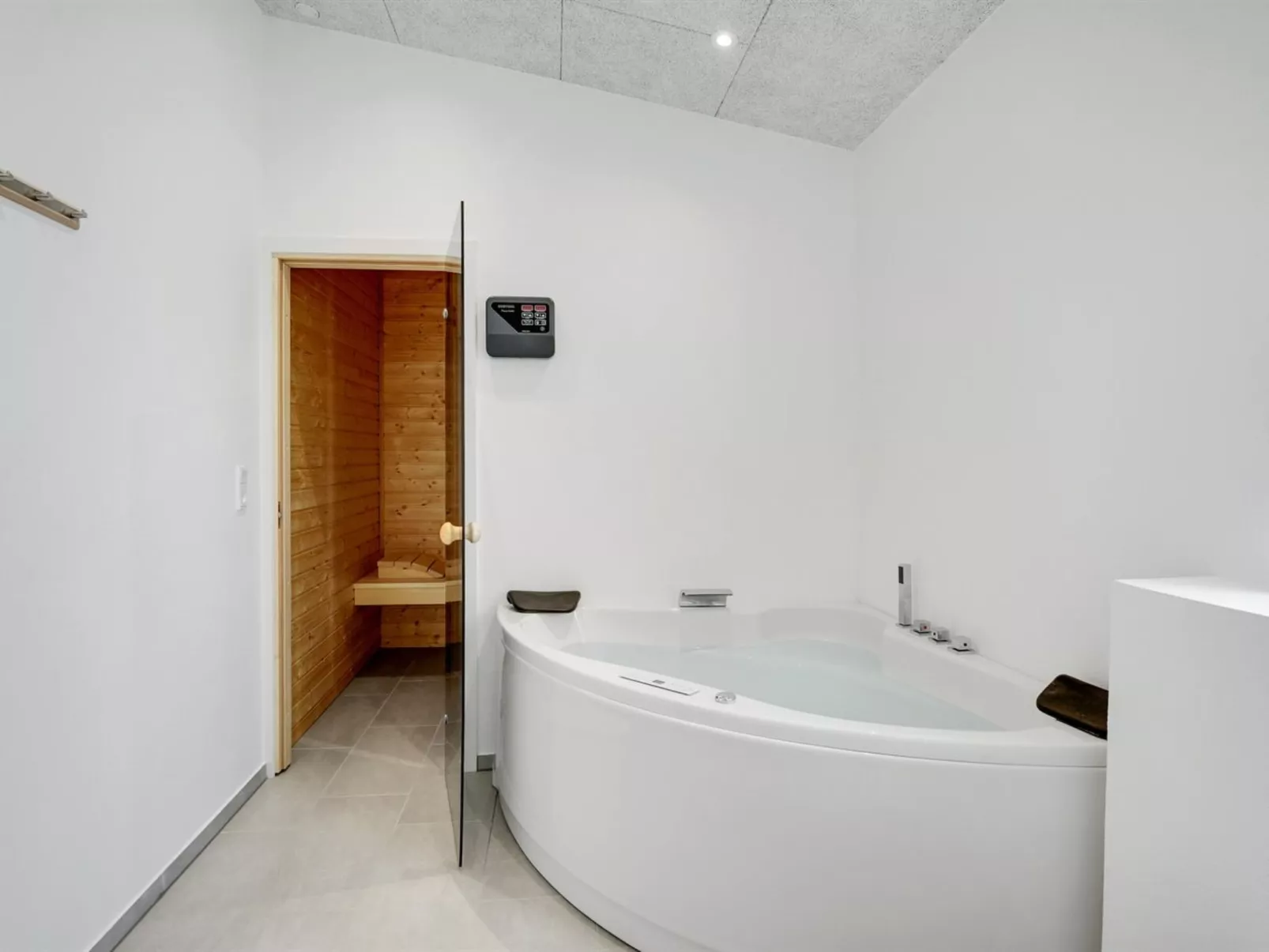 "Constantin" - 500m from the sea-Binnen