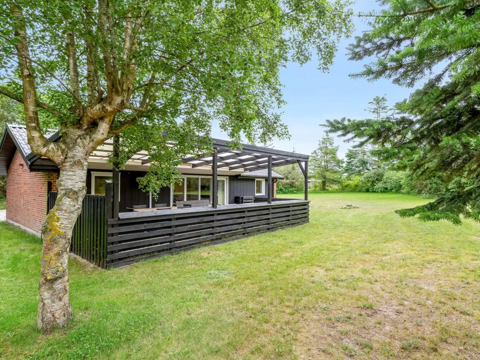 "Elmira" - 555m from the sea-Buiten