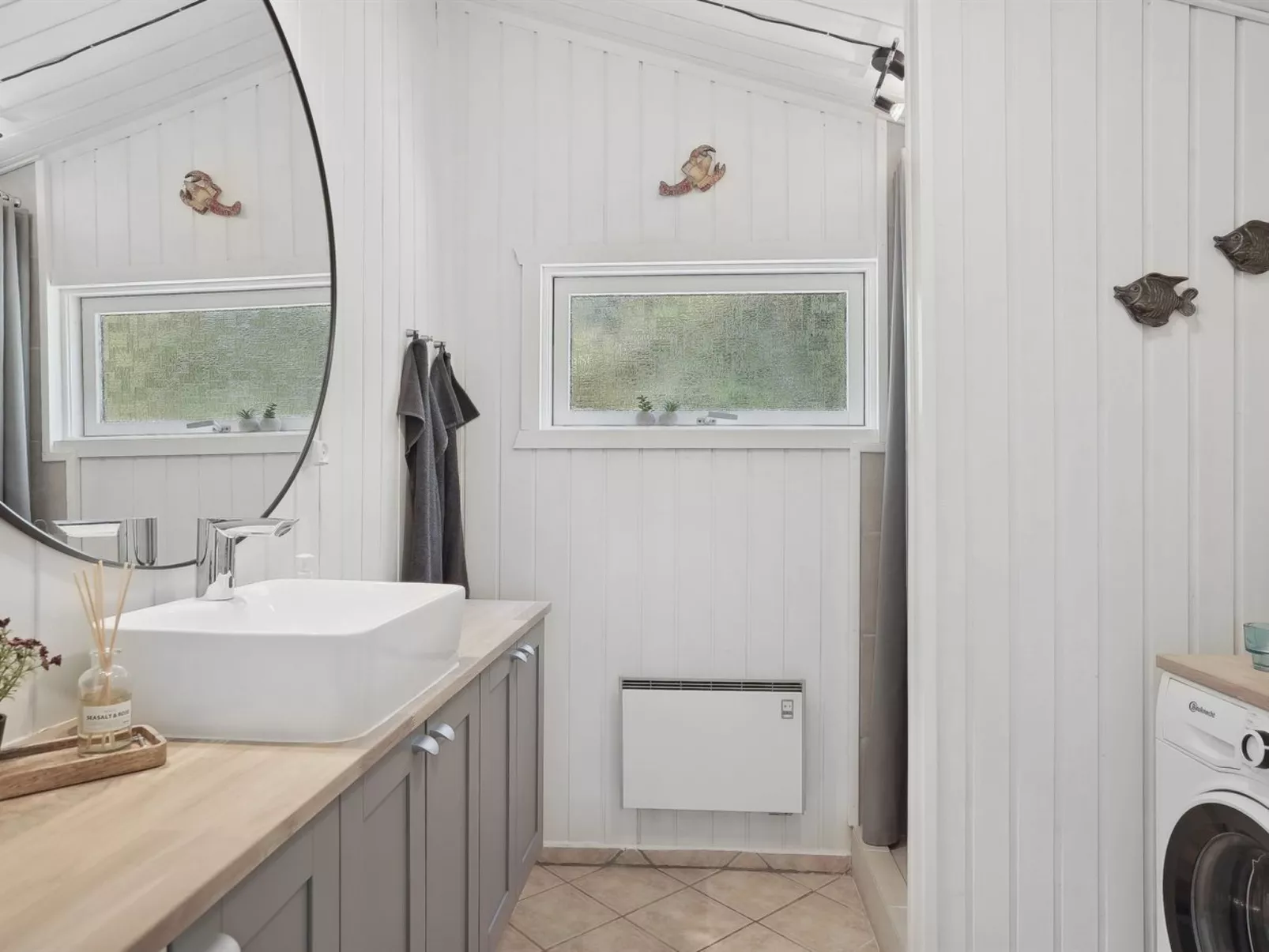 "Ally" - 250m from the sea-Binnen