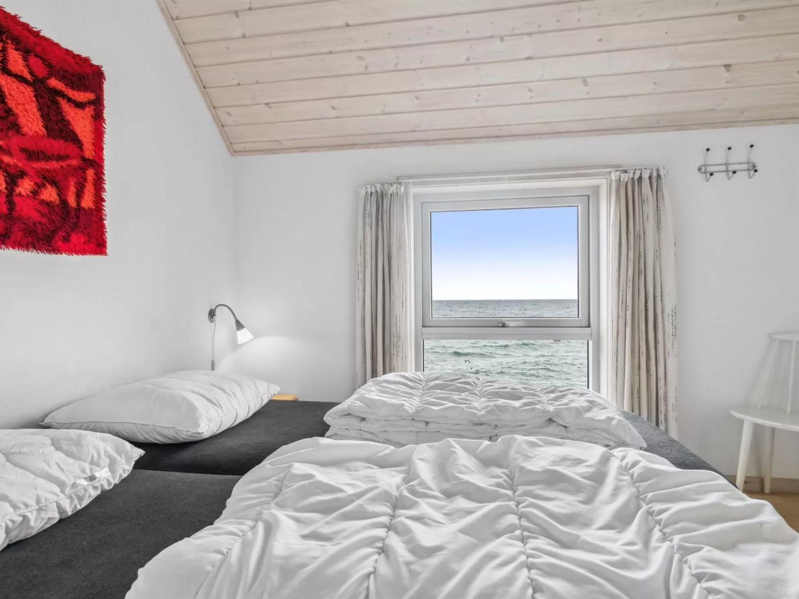 "Frigg" - 10m from the sea-Binnen