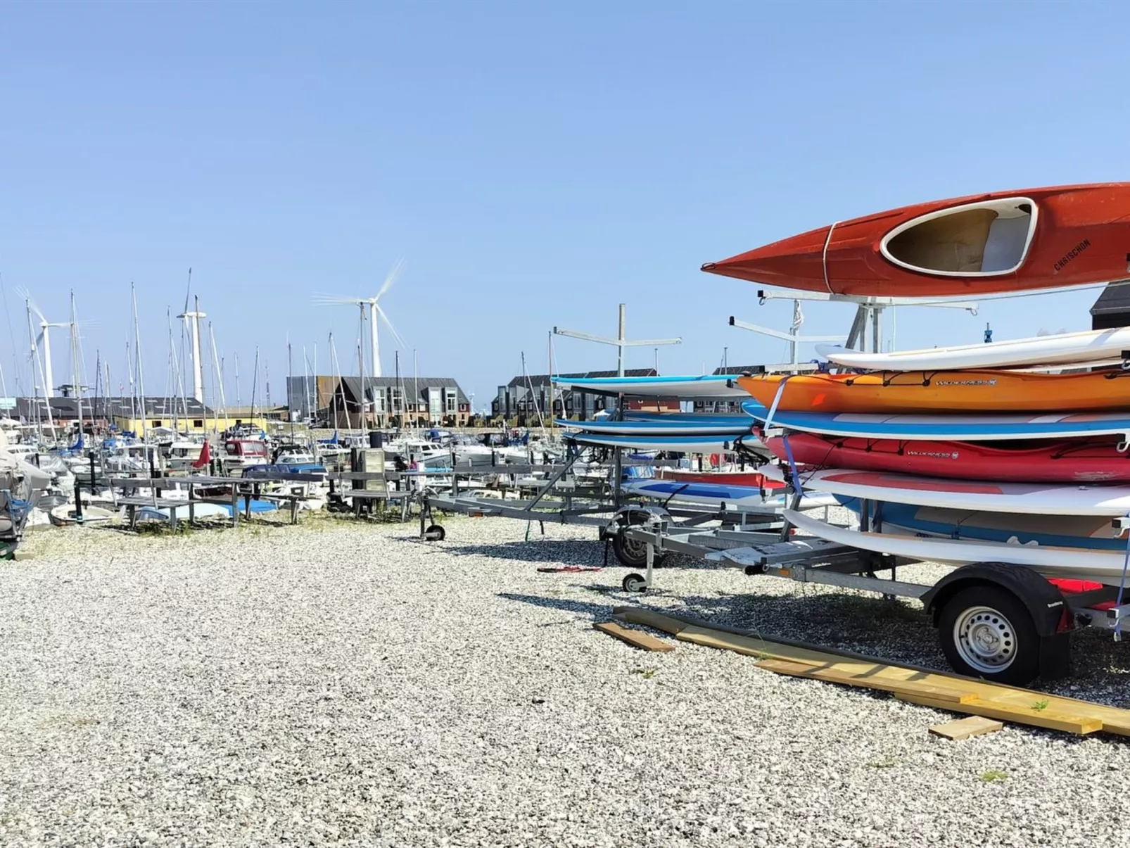 "Line" - 10m from the sea-Buiten