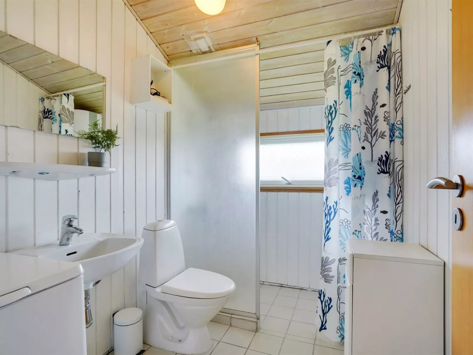 "Joern" - 300m from the sea-Binnen