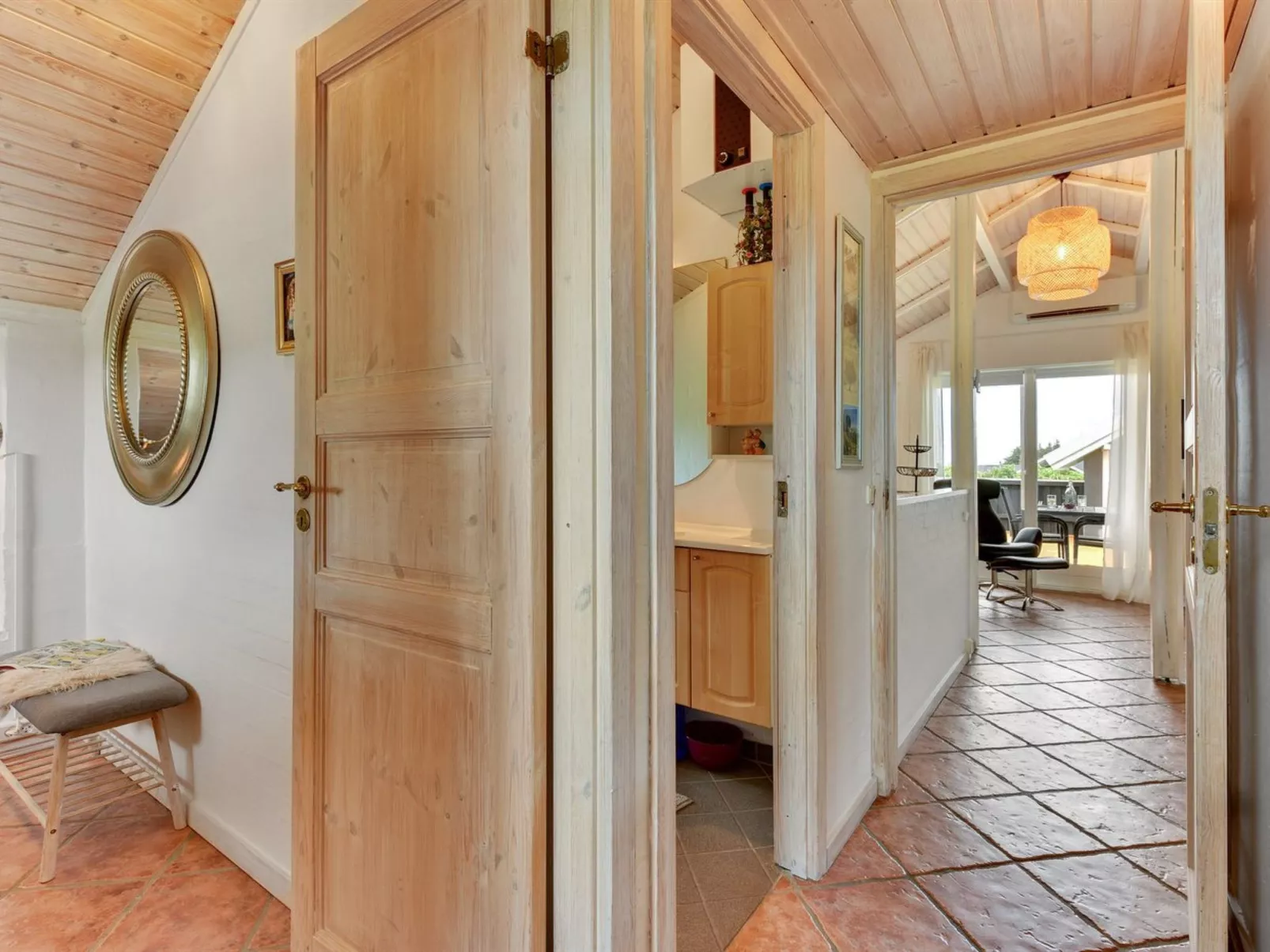 "Solbritt" - 330m to the fjord-Binnen