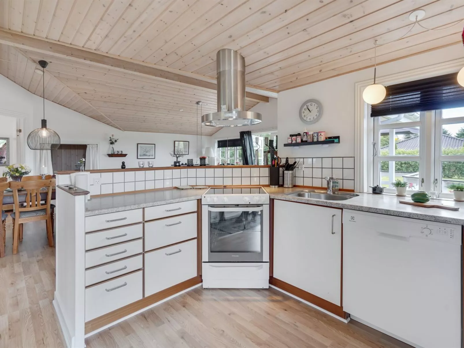 "Tolke" - 29km from the sea-Binnen