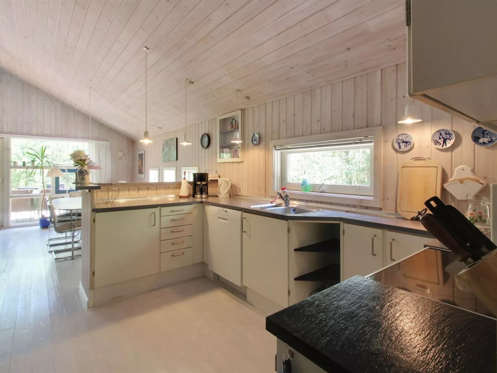 "Almira" - 1.2km from the sea-Binnen