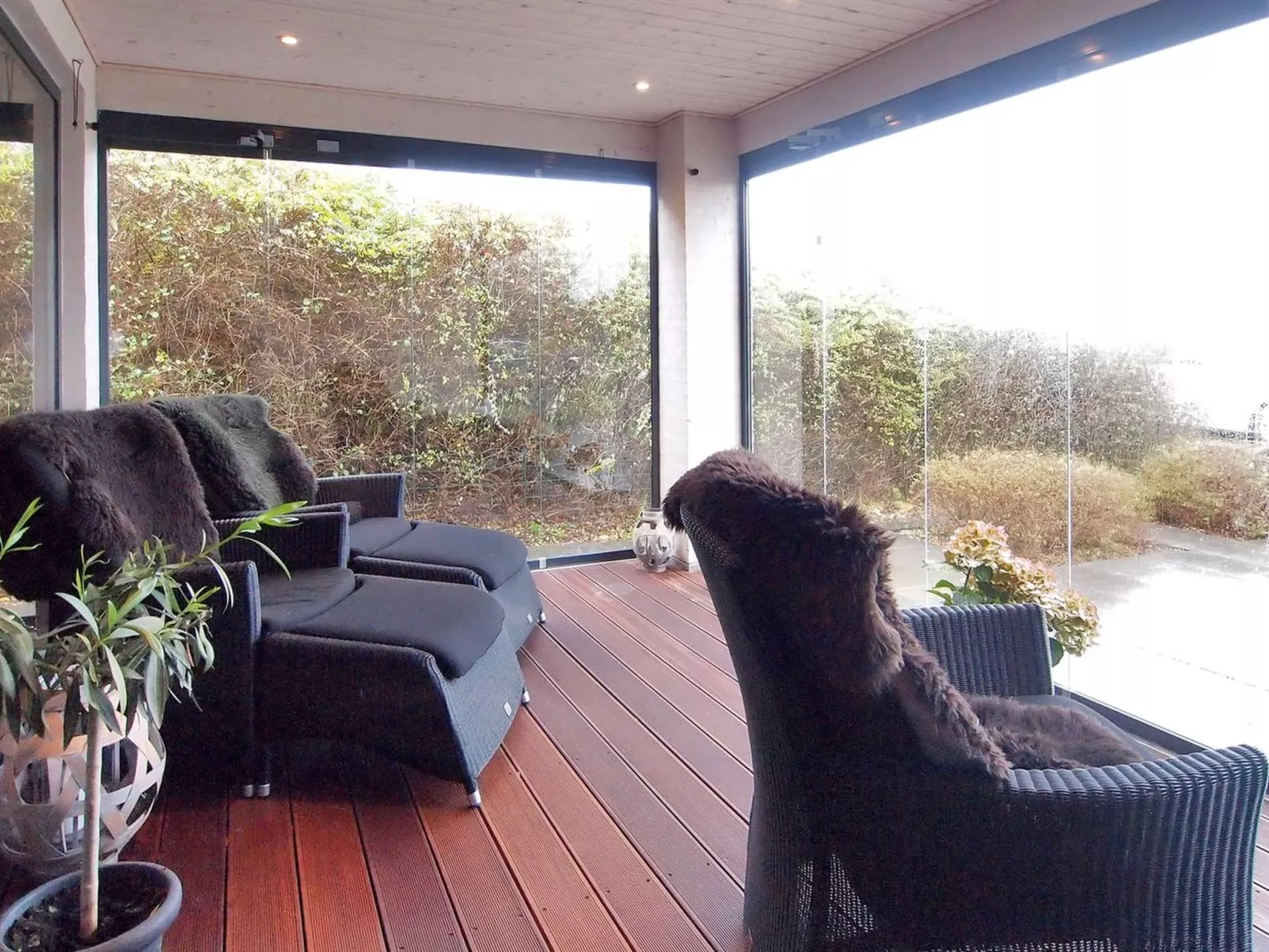 "Laila" - 50m from the sea-Binnen