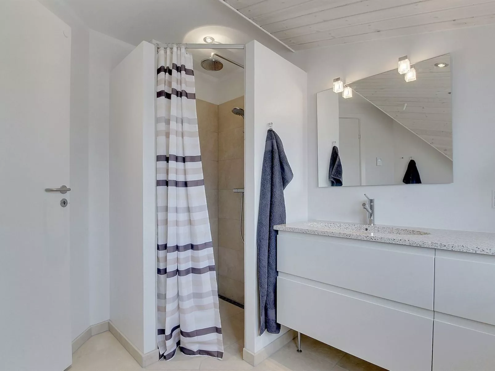 "Dorte" - 200m from the sea-Binnen