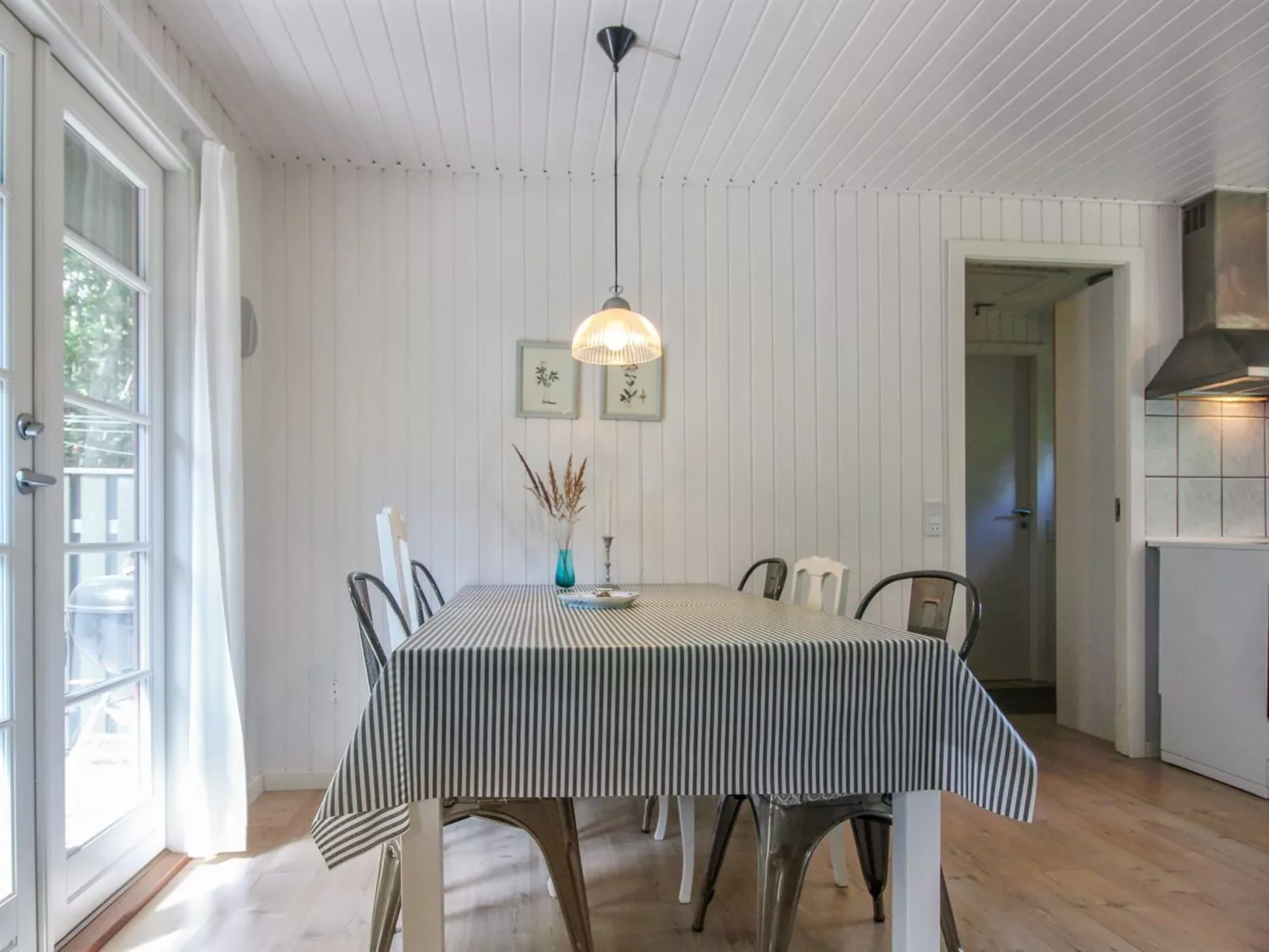 "Gustav" - 250m from the sea-Binnen