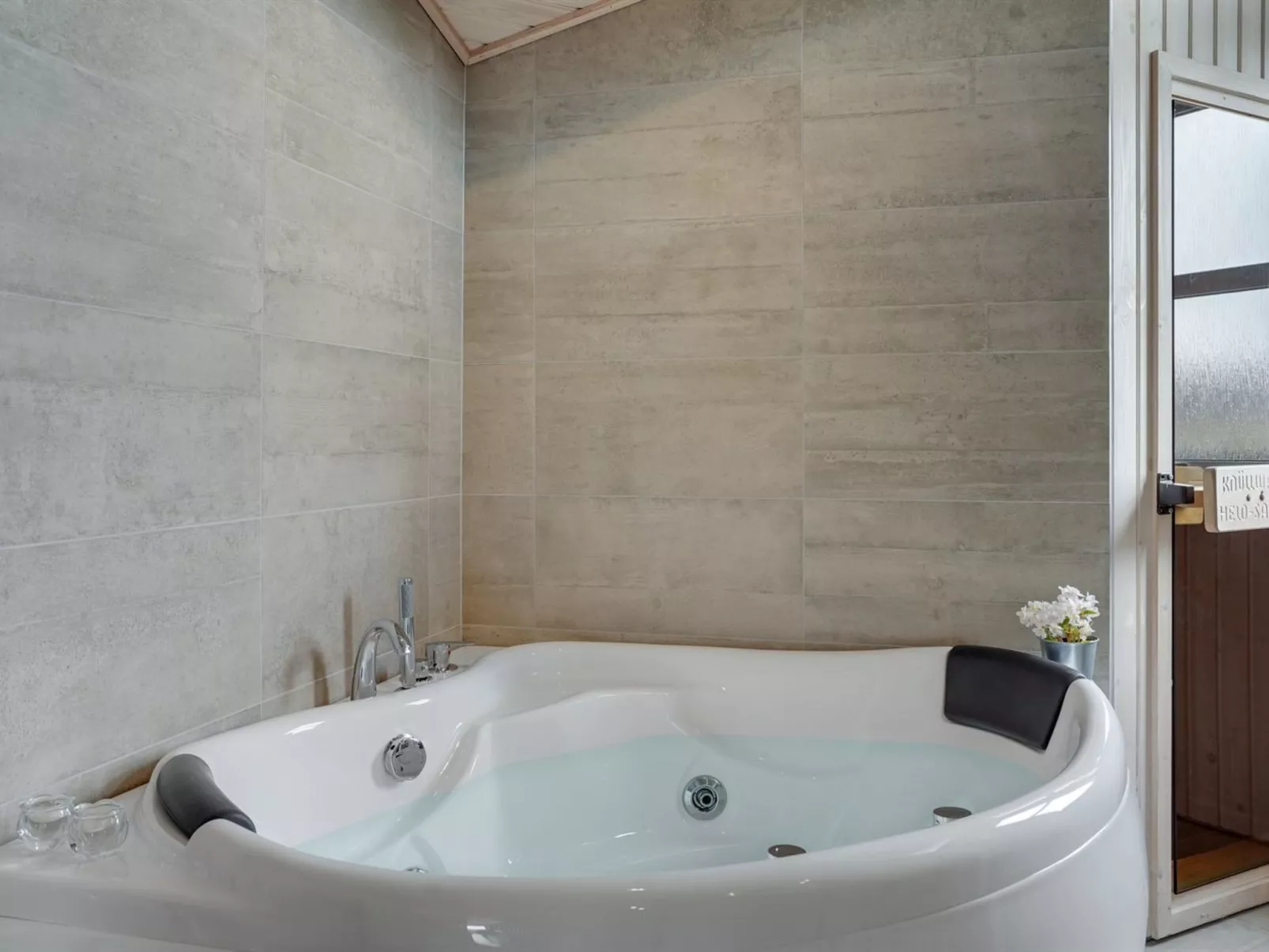 "Nedelko" - 250m from the sea-Binnen