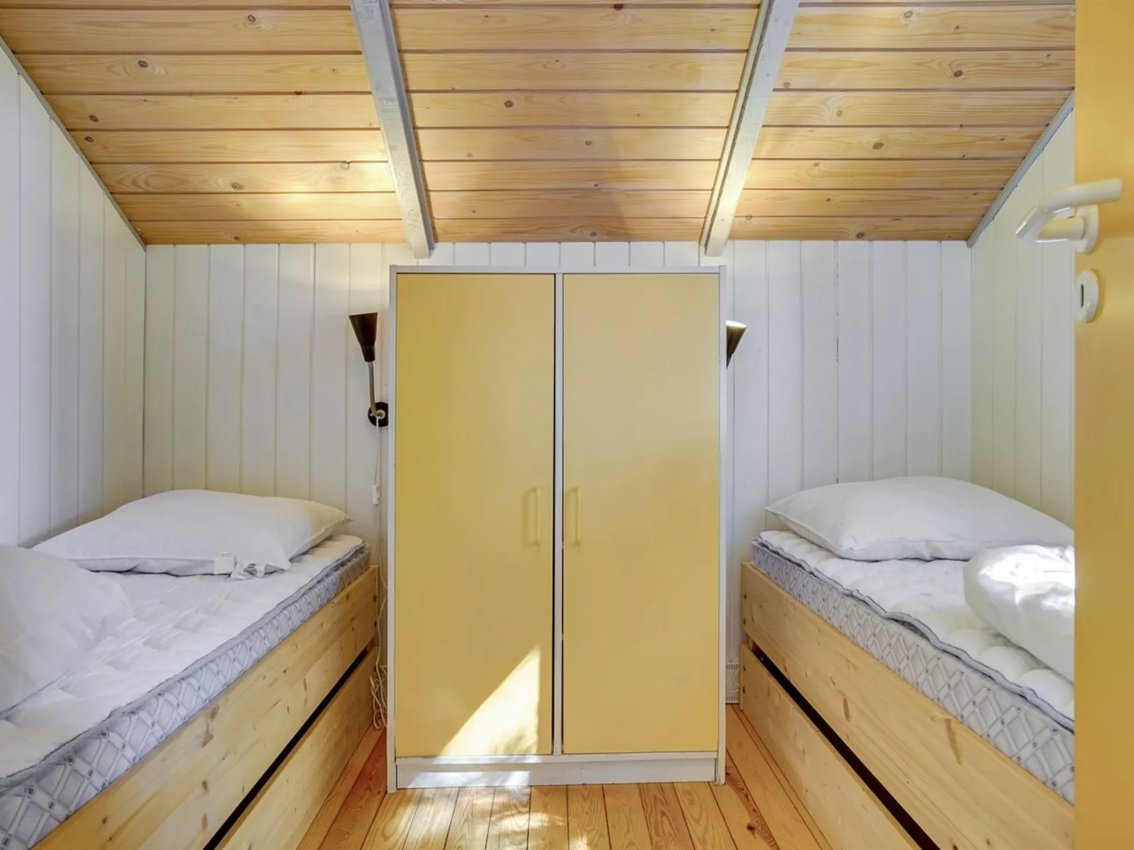 "Erly" - 500m from the sea-Binnen