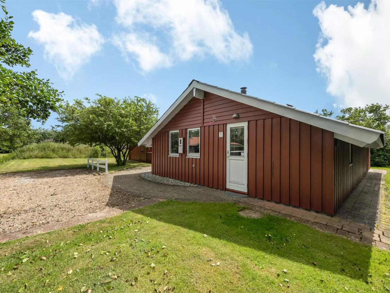 "Danna" - 850m to the fjord-Buiten