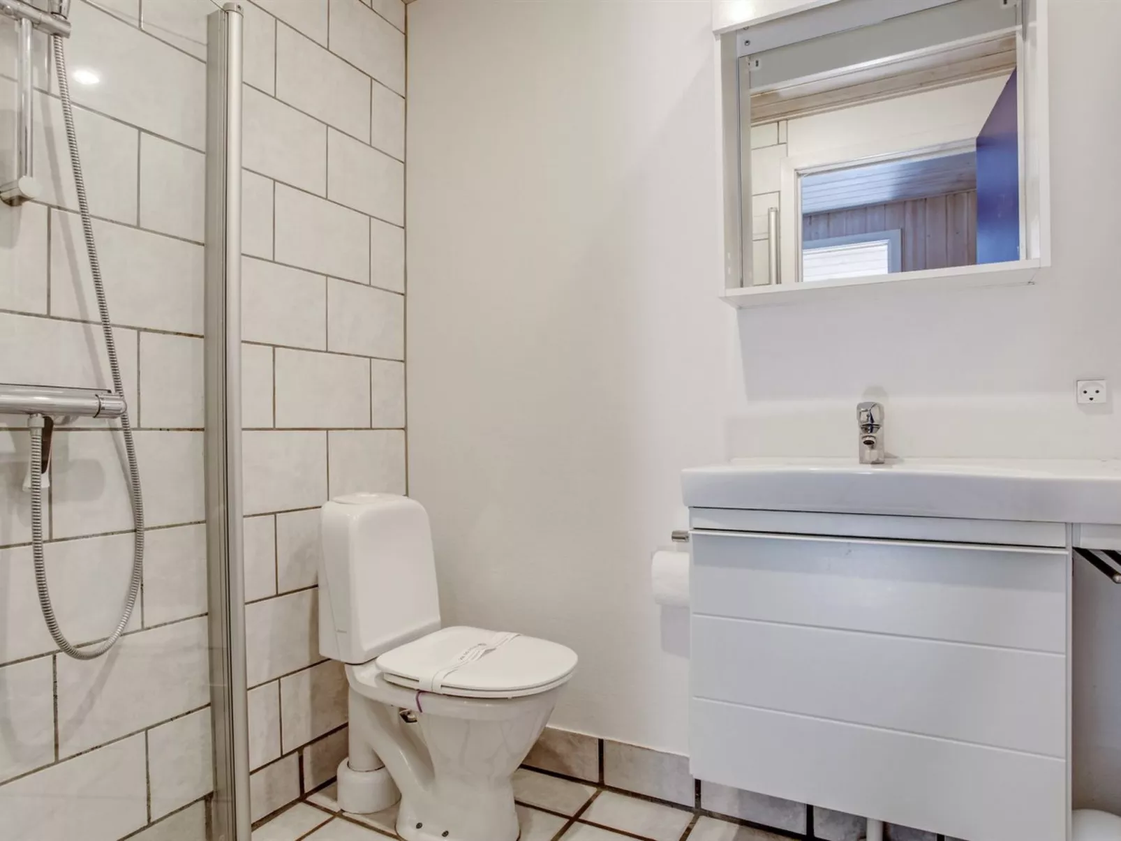 "Sylvia" - 900m from the sea-Binnen