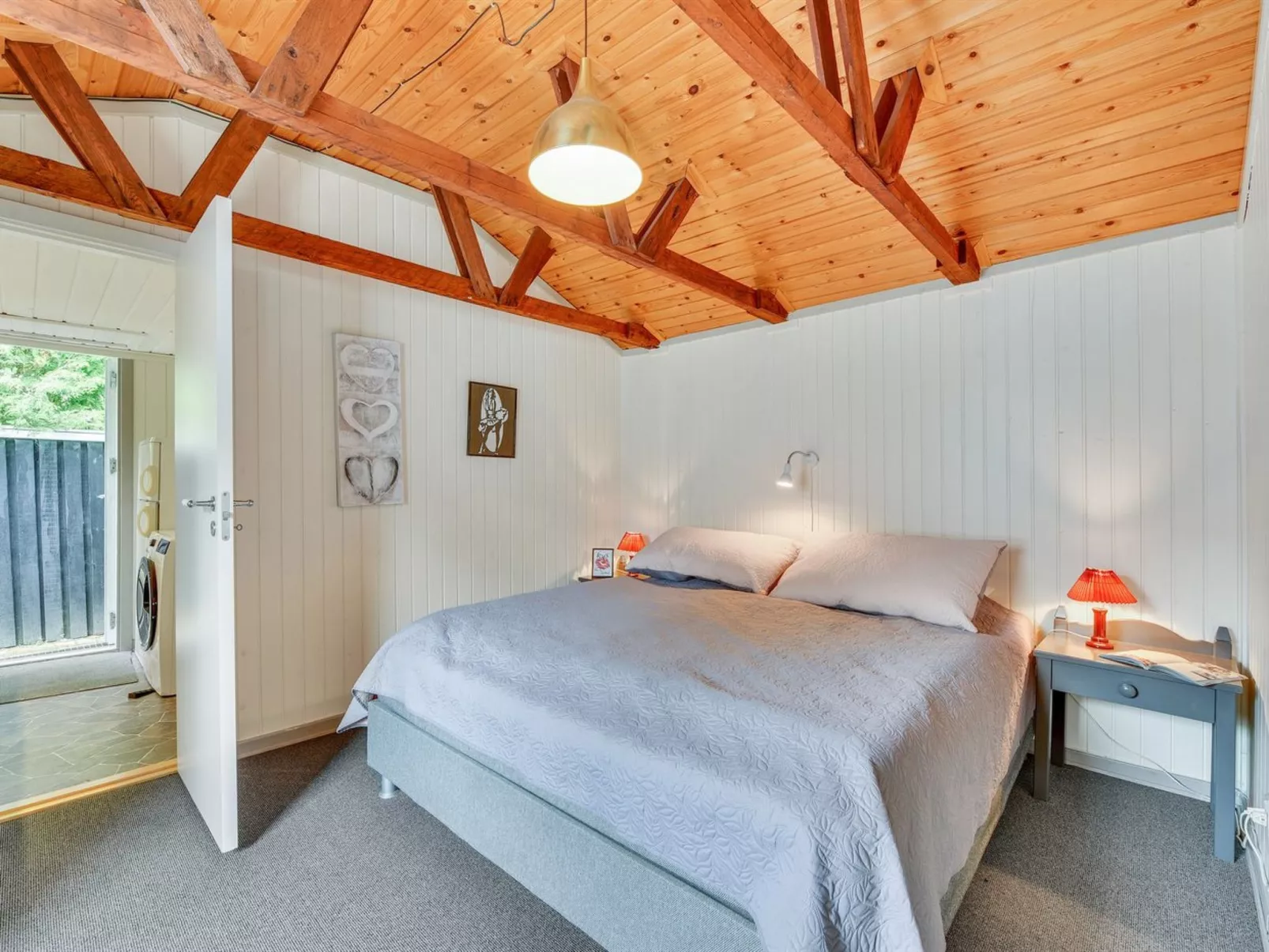 "Elizabeth" - 400m to the fjord-Binnen